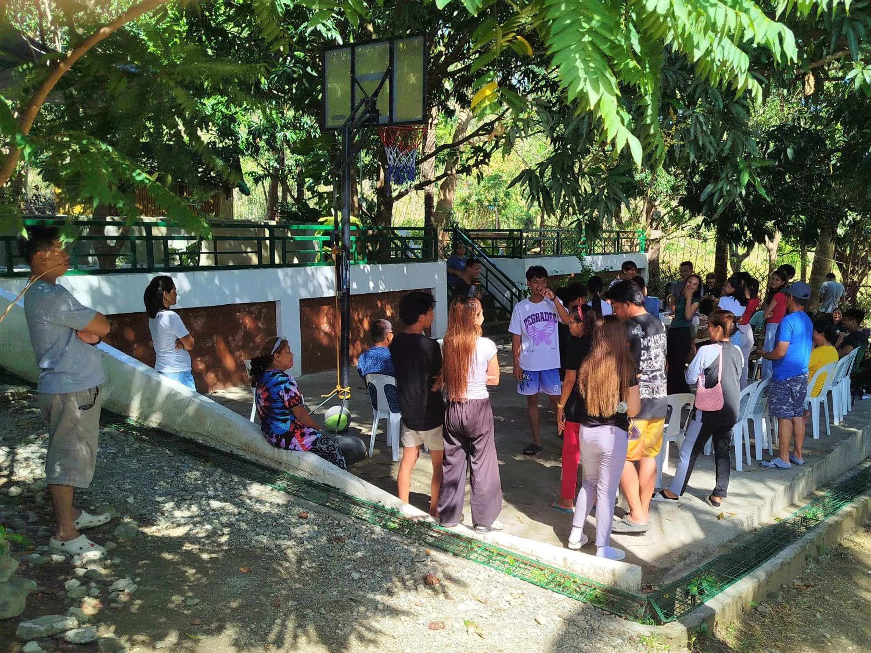 group of guests in Rea's Bamboo Resort