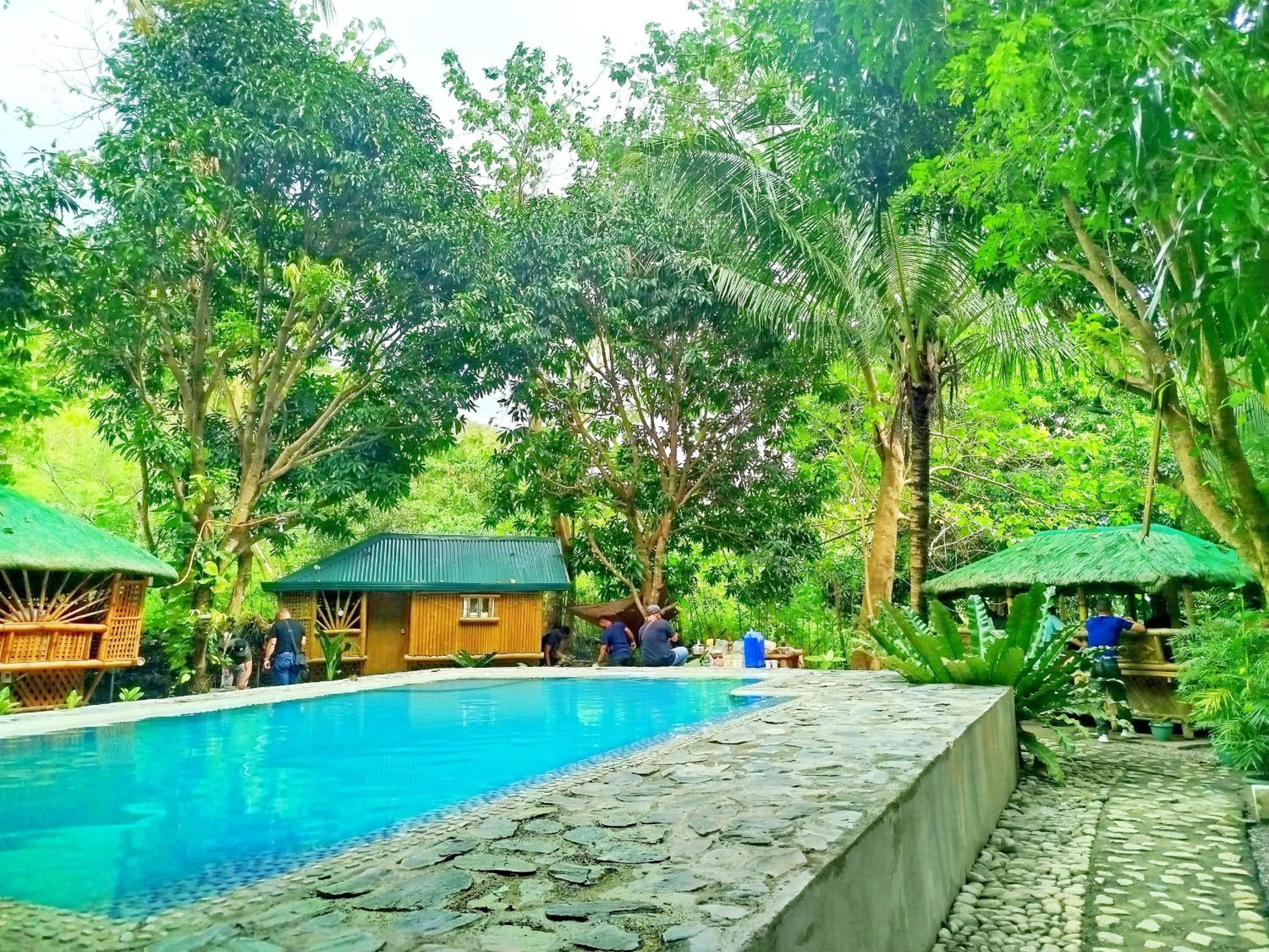 Swimming pool in Rea's Bamboo Resort