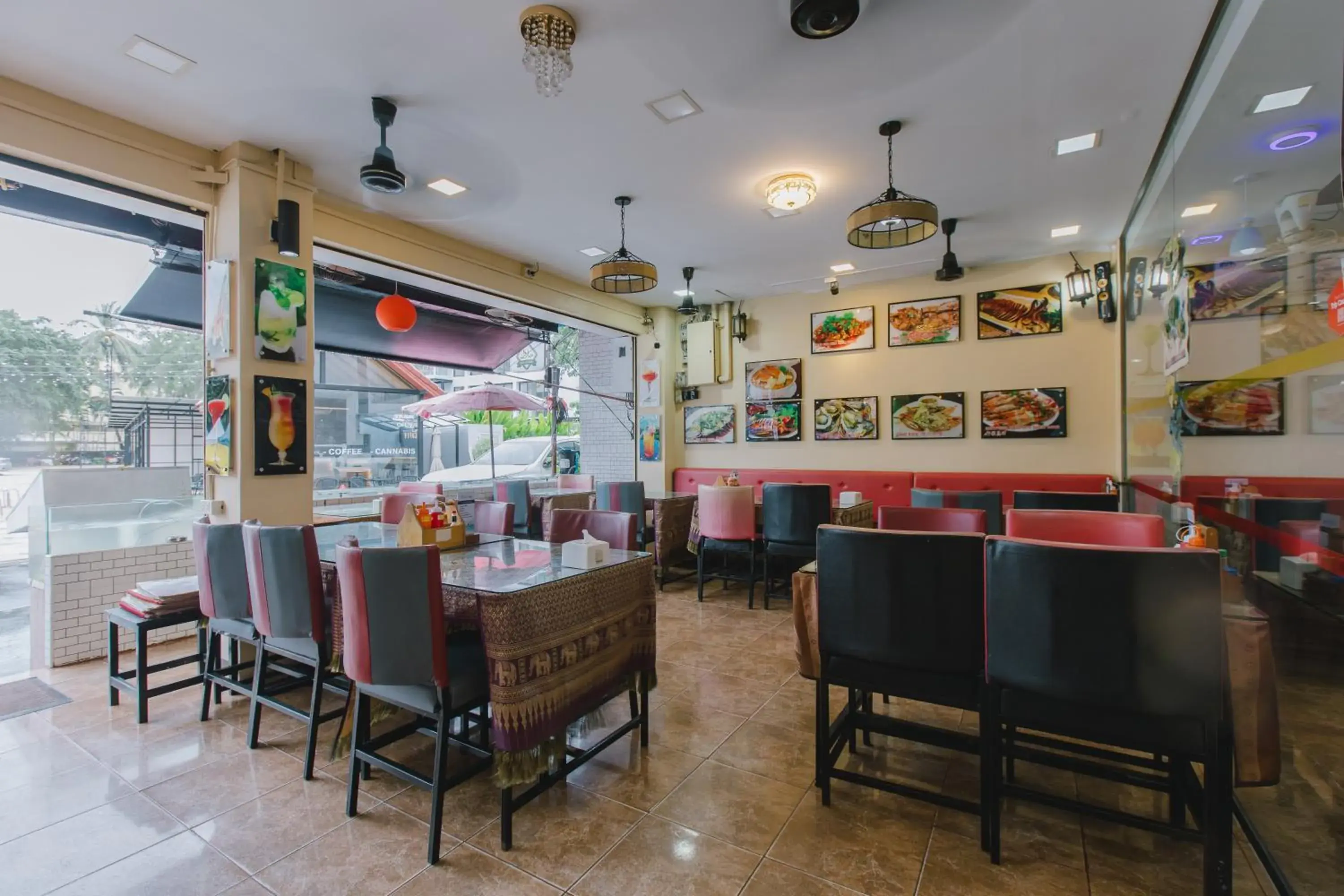 Restaurant/places to eat in Royal Beach Residence, Patong Beach Restaurant/places to eat in Royal Beach Residence, Patong Beach