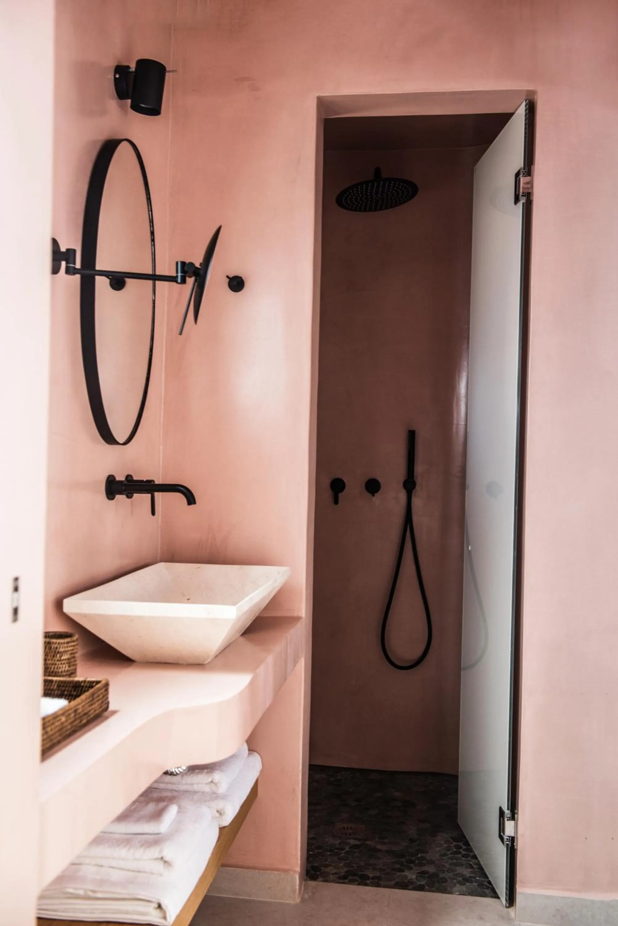 Shower in Terra Nera Suites