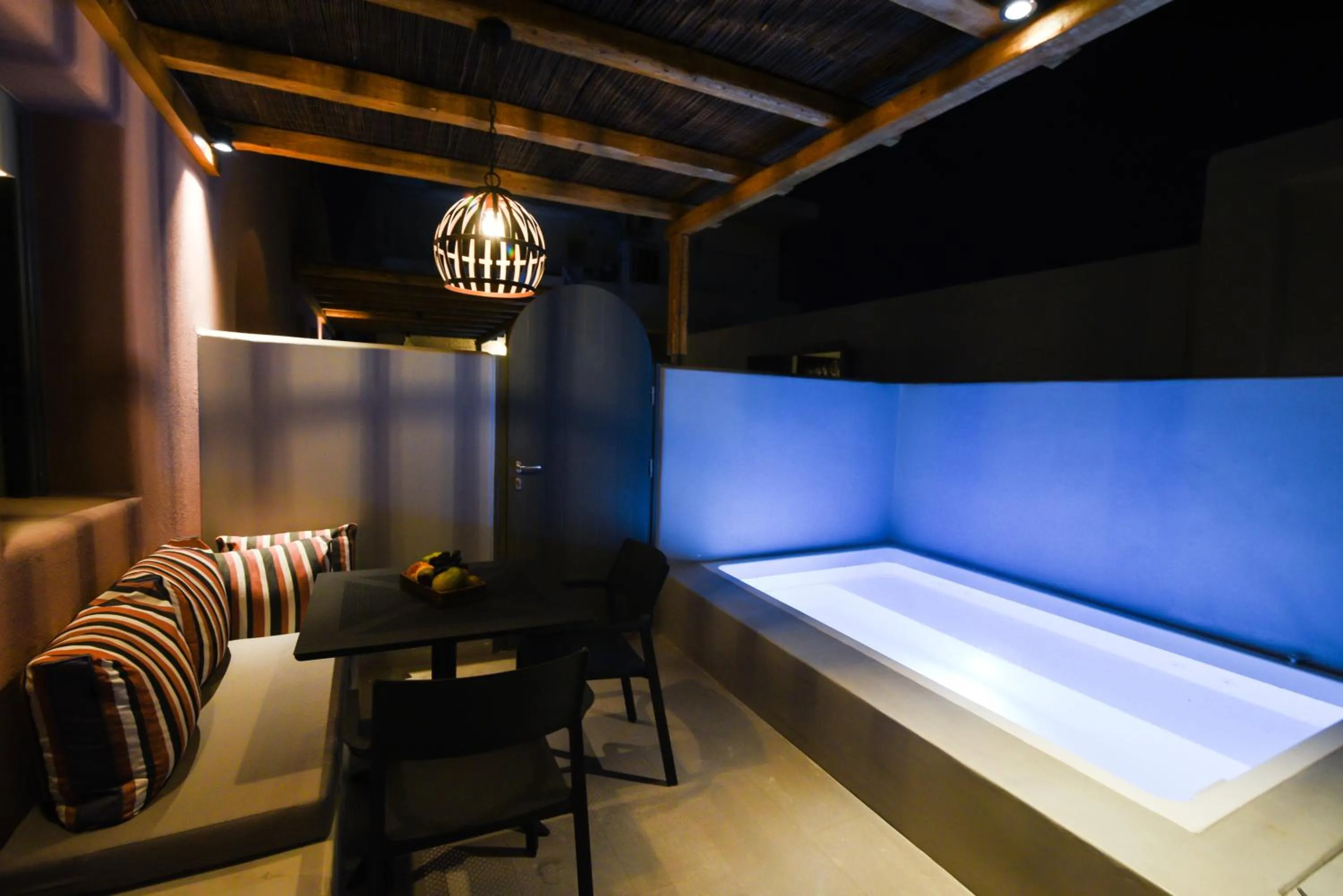Hot Tub in Terra Nera Suites