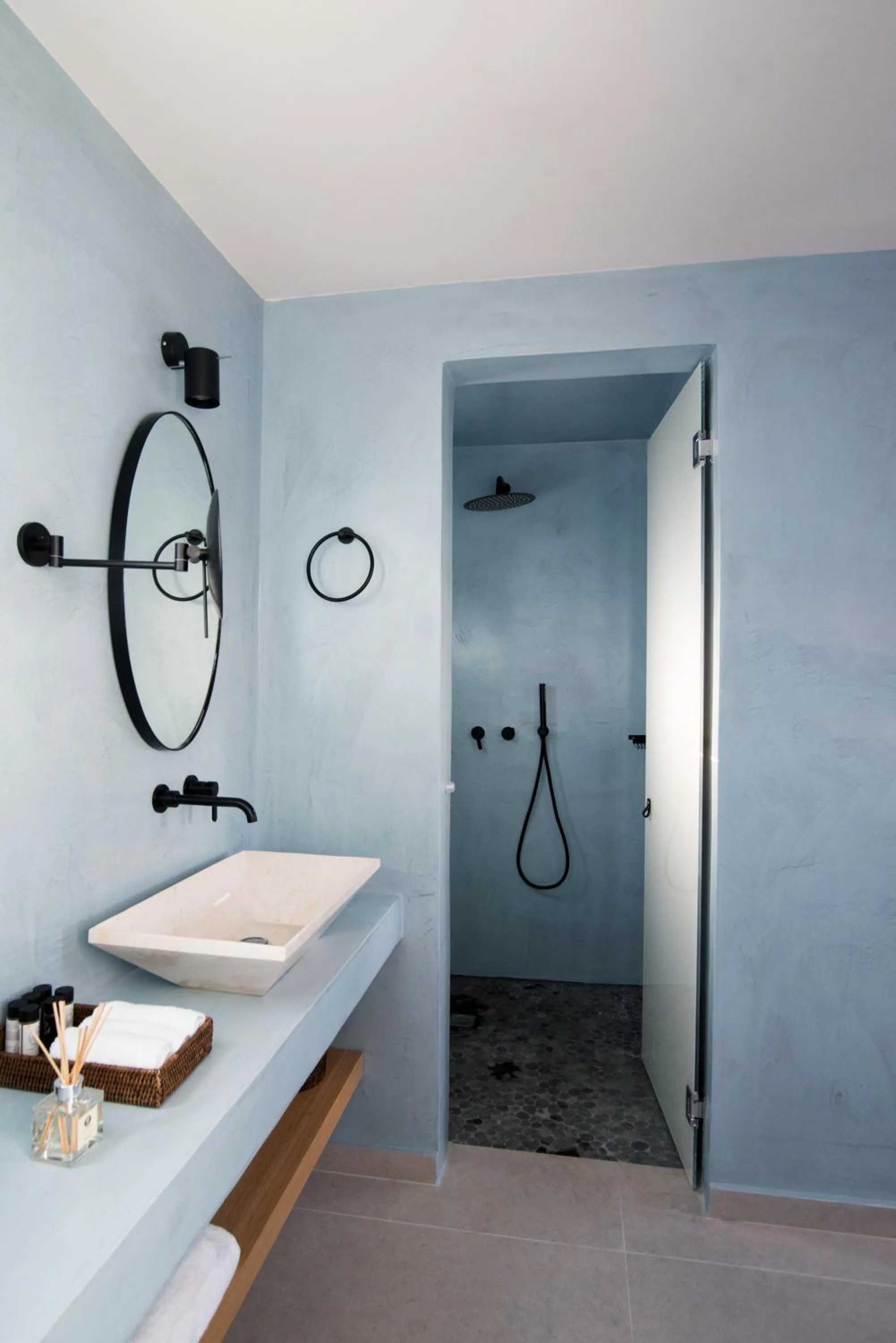 Shower in Terra Nera Suites