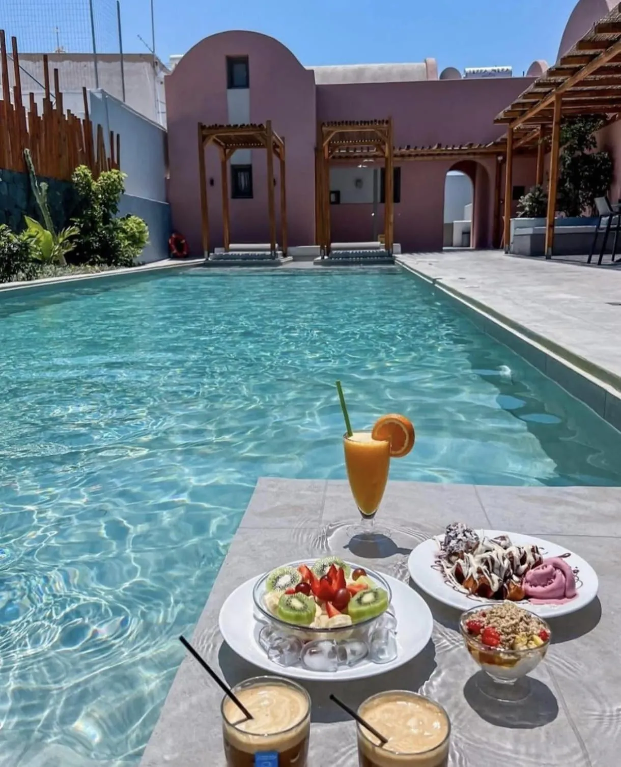 Swimming pool in Terra Nera Suites
