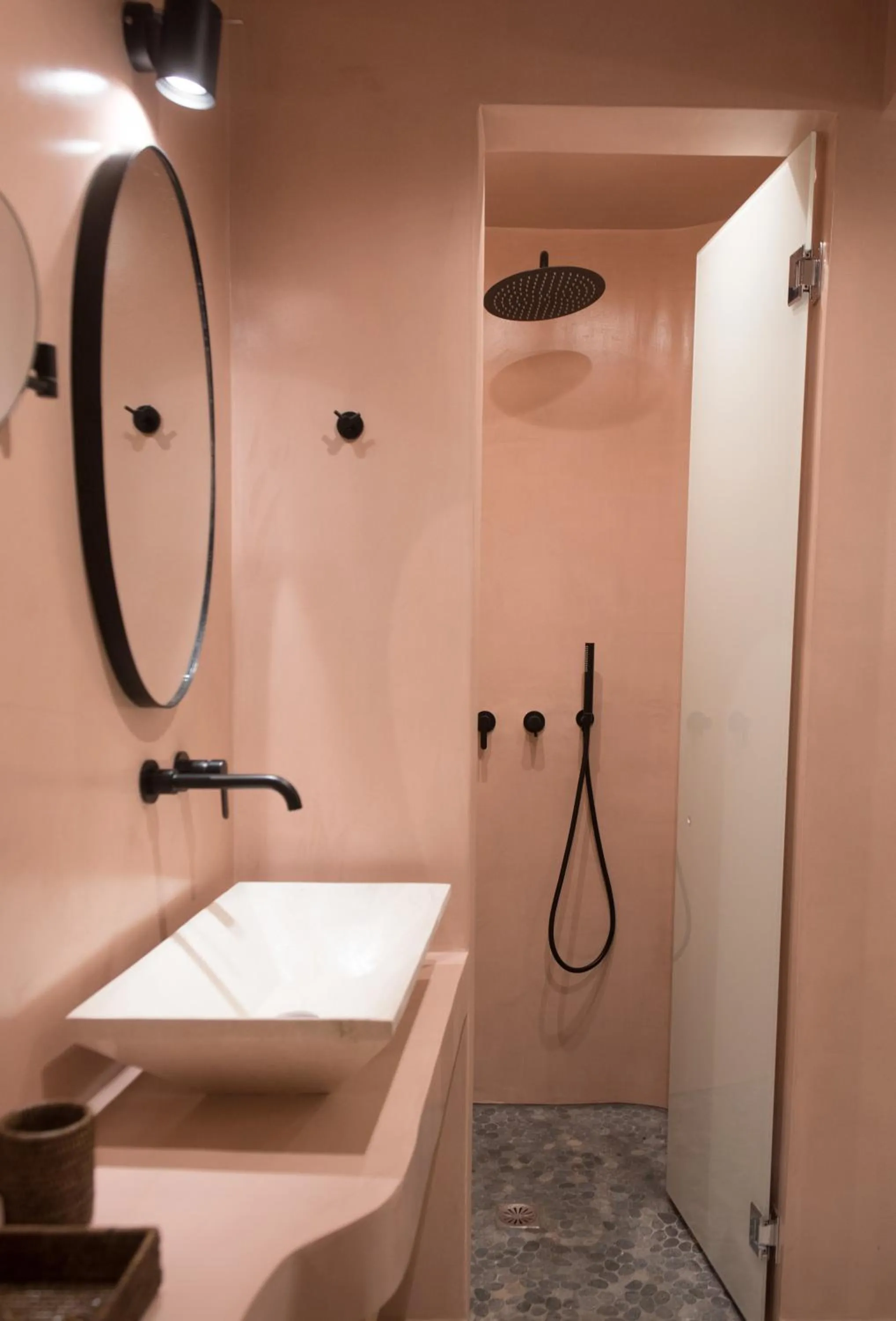 Shower in Terra Nera Suites