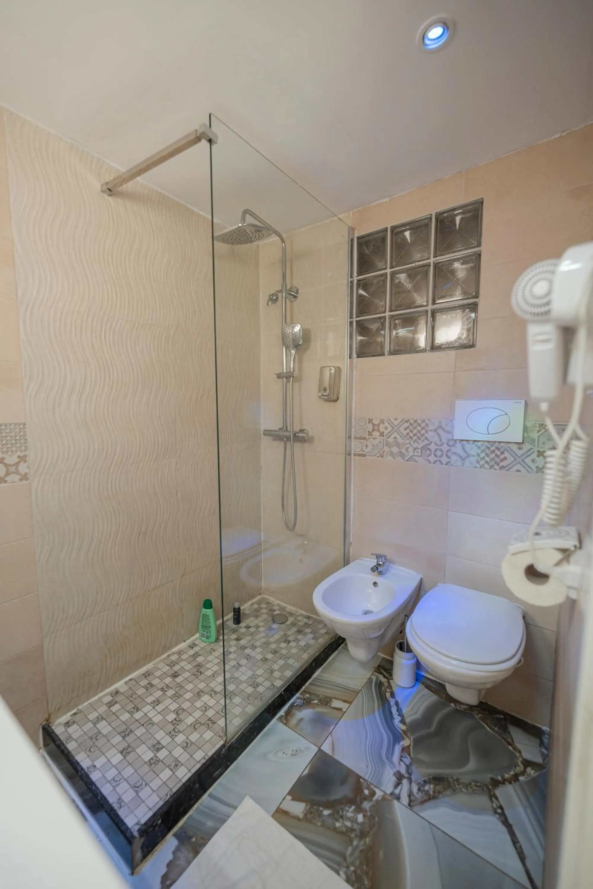 Bathroom in Il faro 17