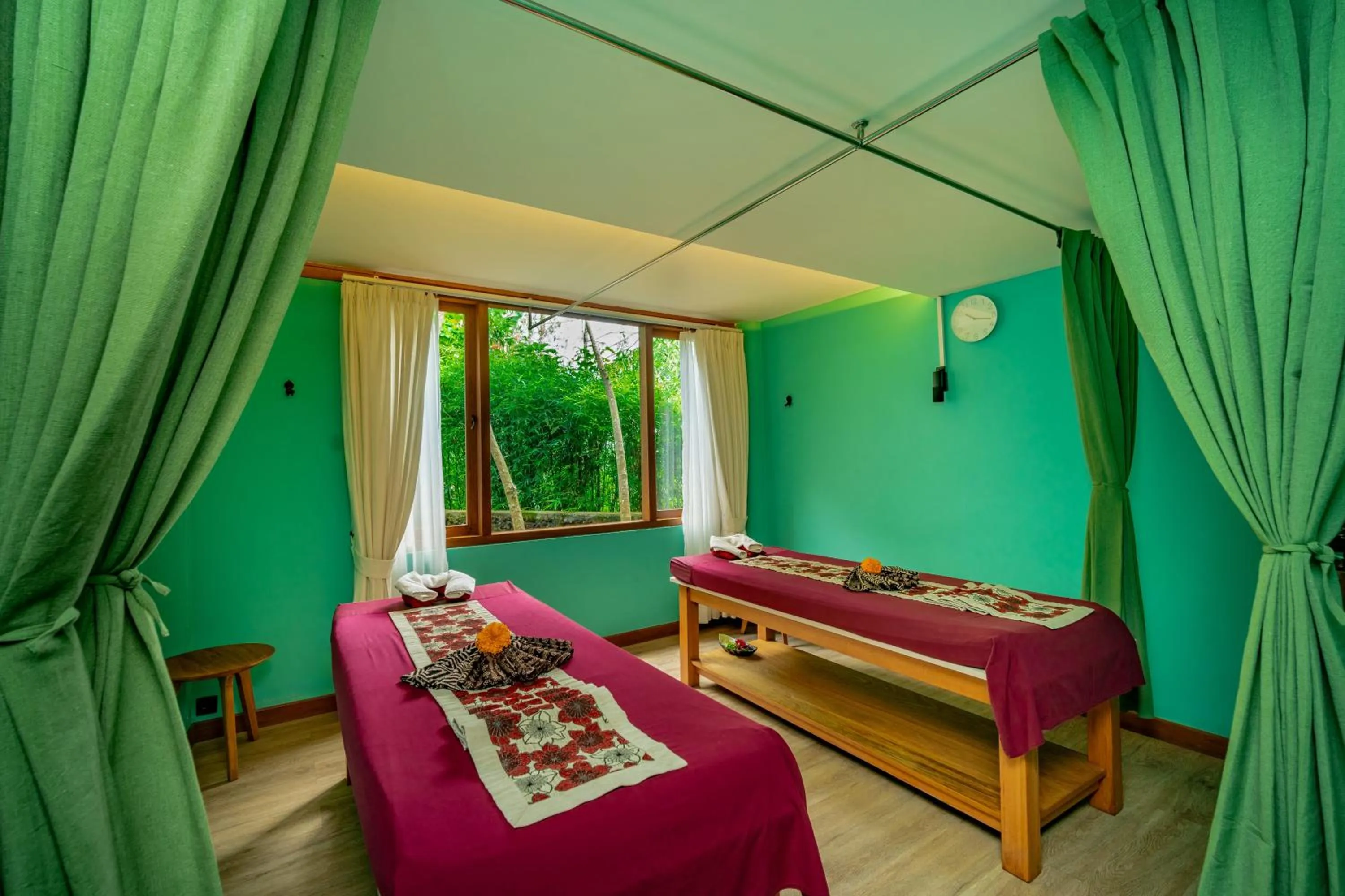 Bed in Tira Vilagna Suites & Spa