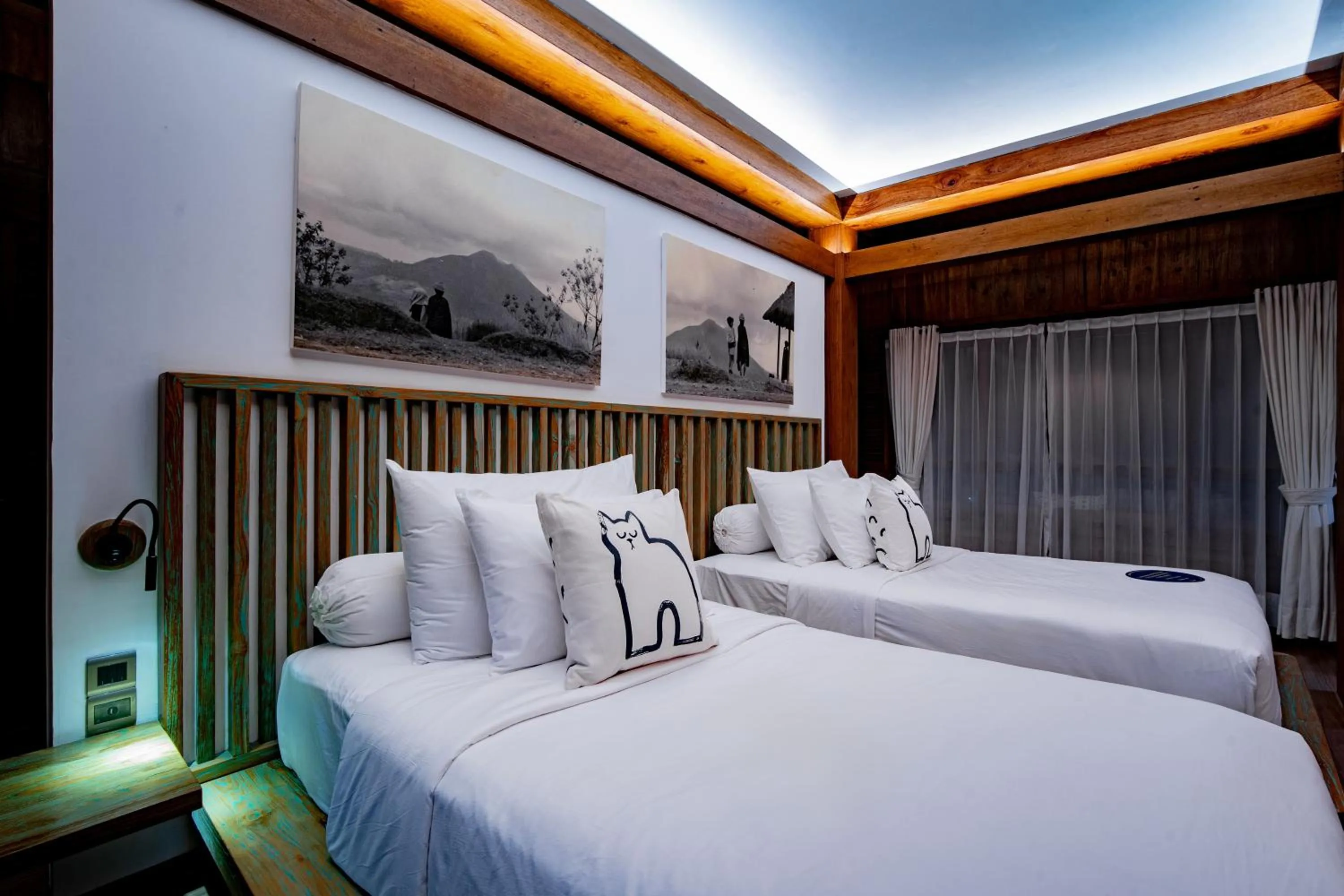 Property building, Bed in Tira Vilagna Suites & Spa