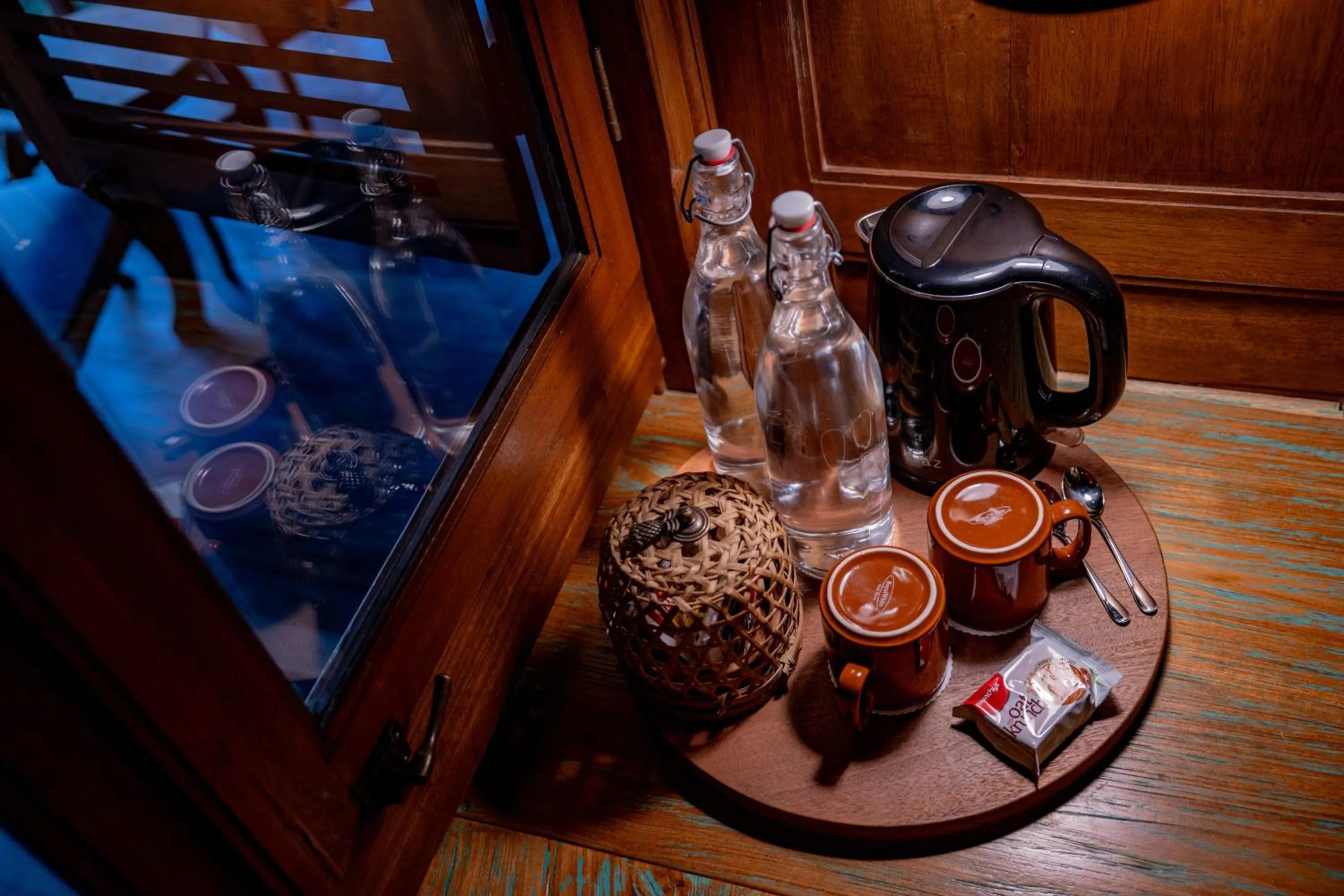 Coffee/tea facilities in Tira Vilagna Suites & Spa