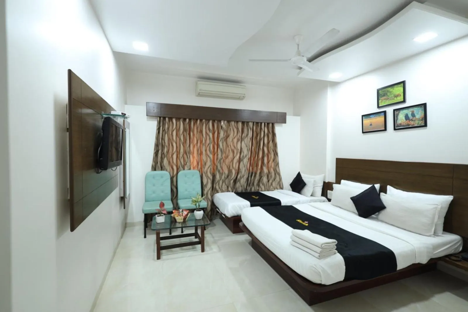 air conditioner, Bed in Saish Hotel Shirdi