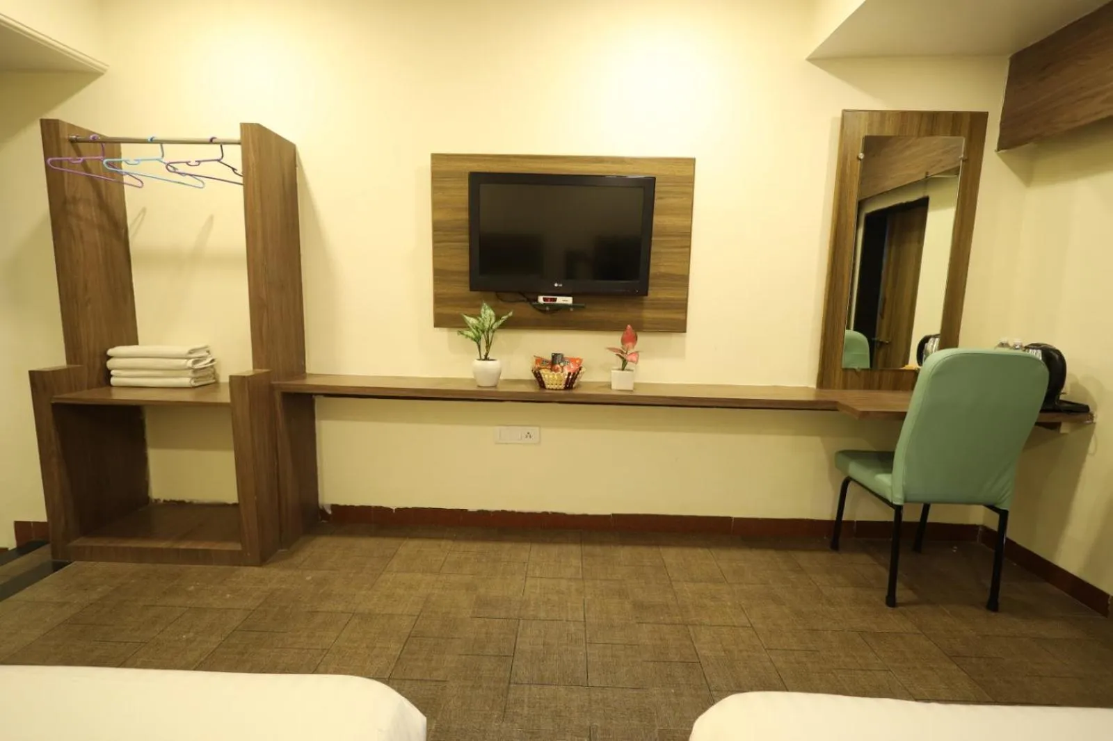 TV and multimedia in Saish Hotel Shirdi