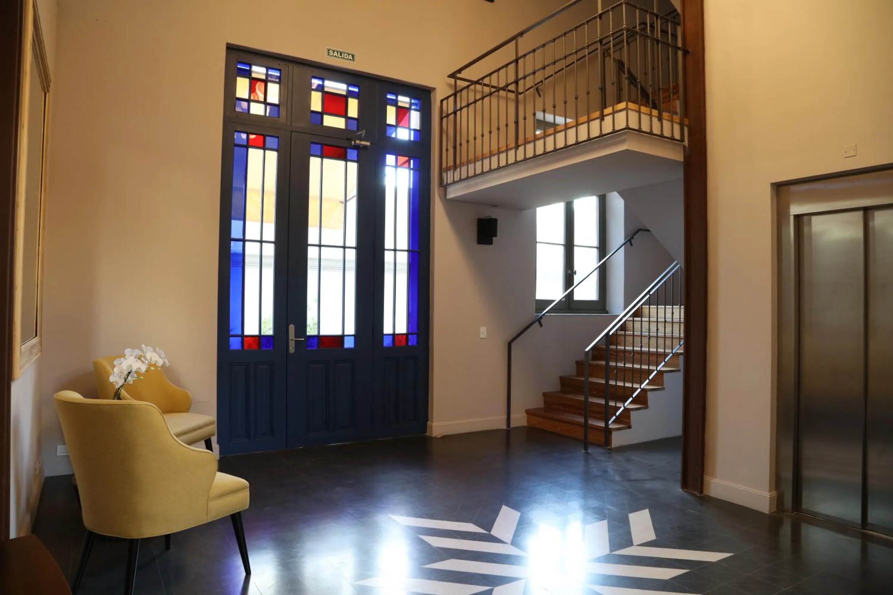 Property building in Casa San José