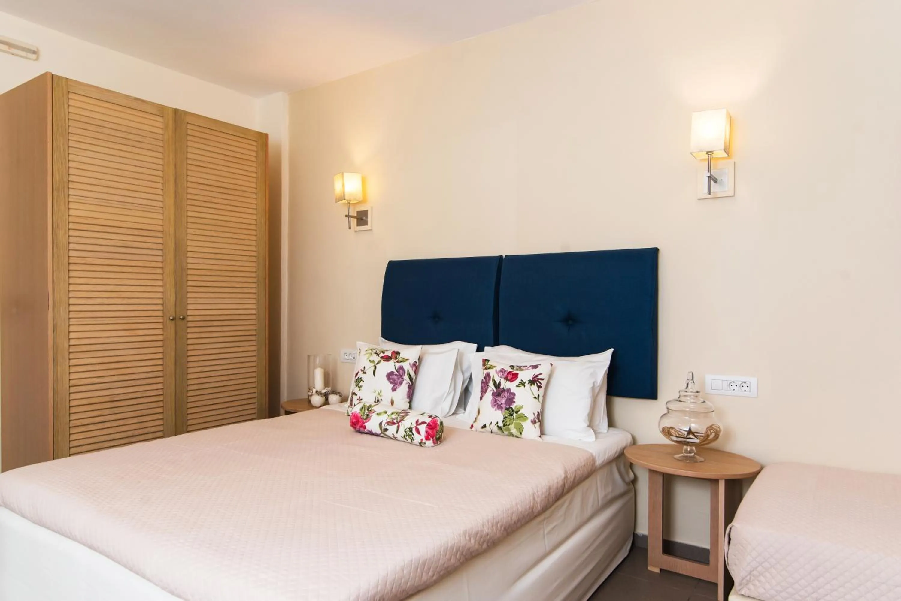 Bedroom, Bed in Mirage Studios