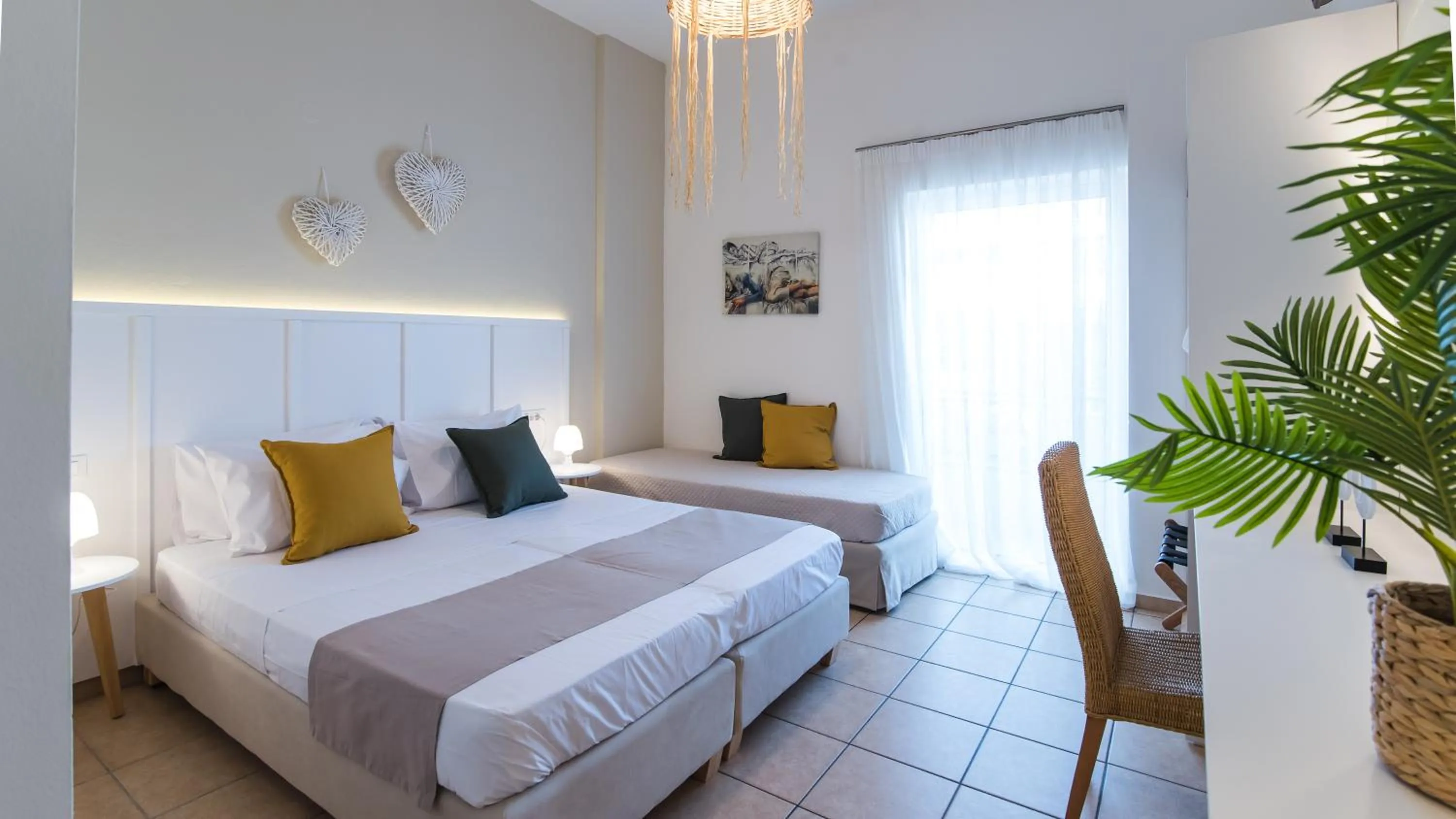 Photo of the whole room, Bed in Mirage Studios