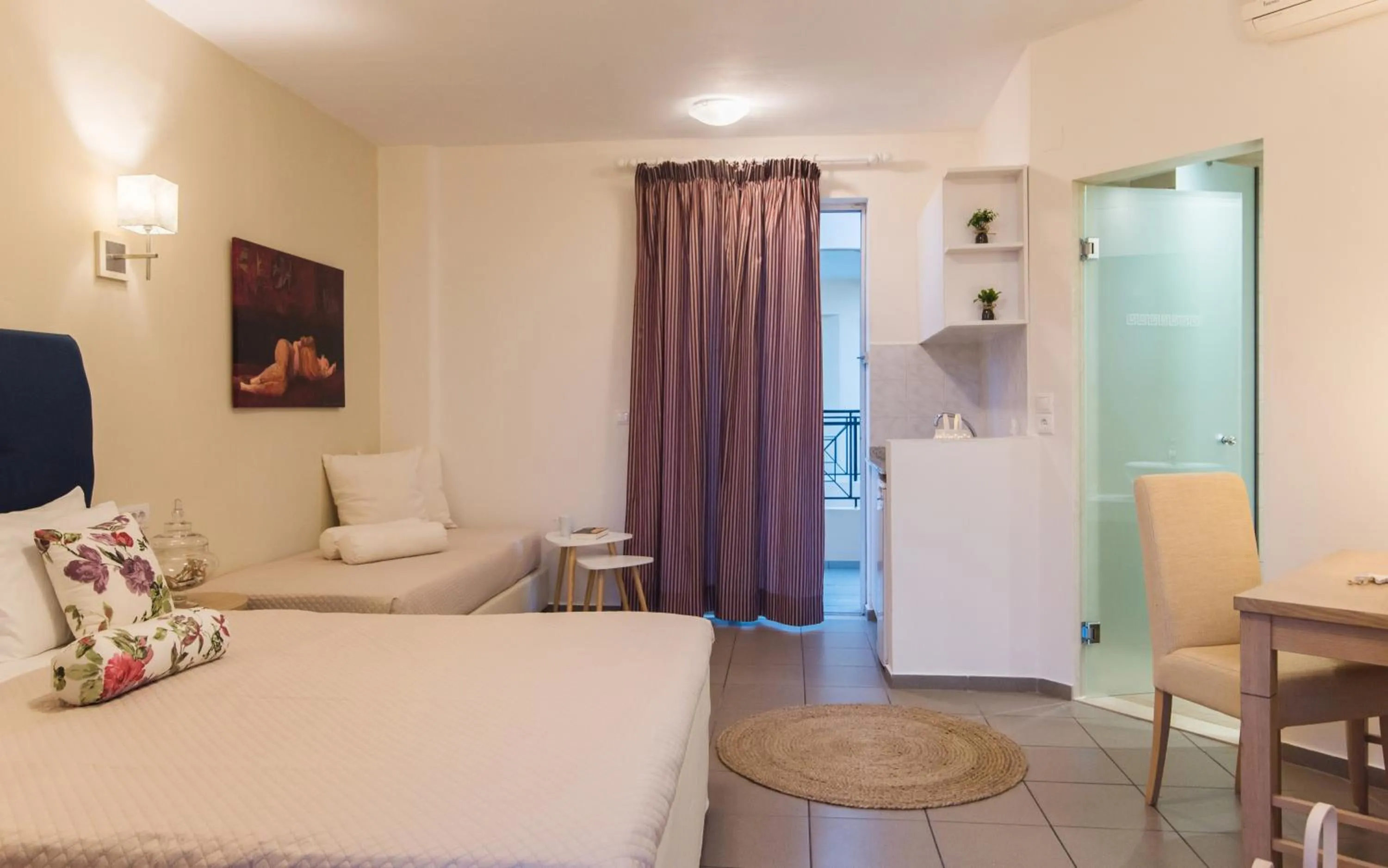 Seating area, Bed in Mirage Studios