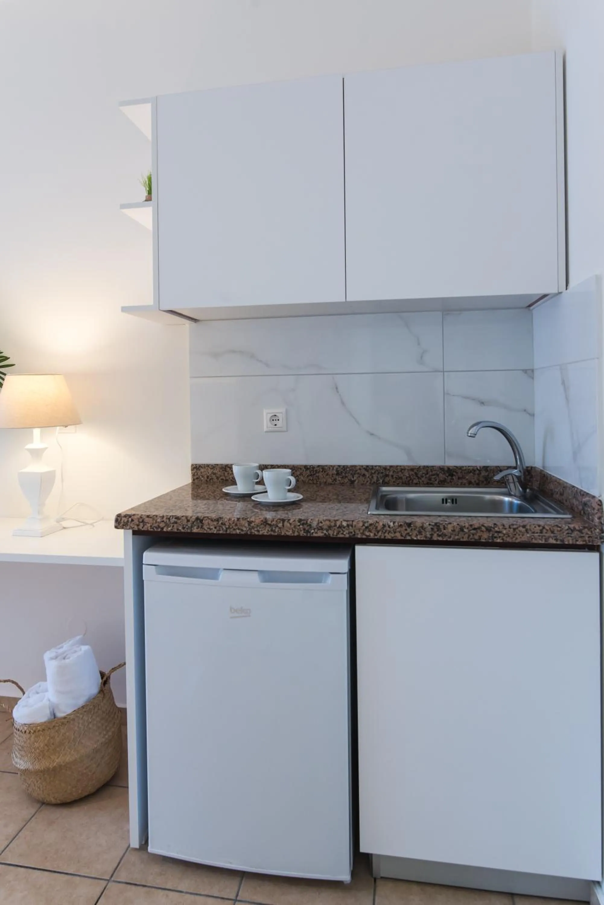 Kitchen or kitchenette in Mirage Studios