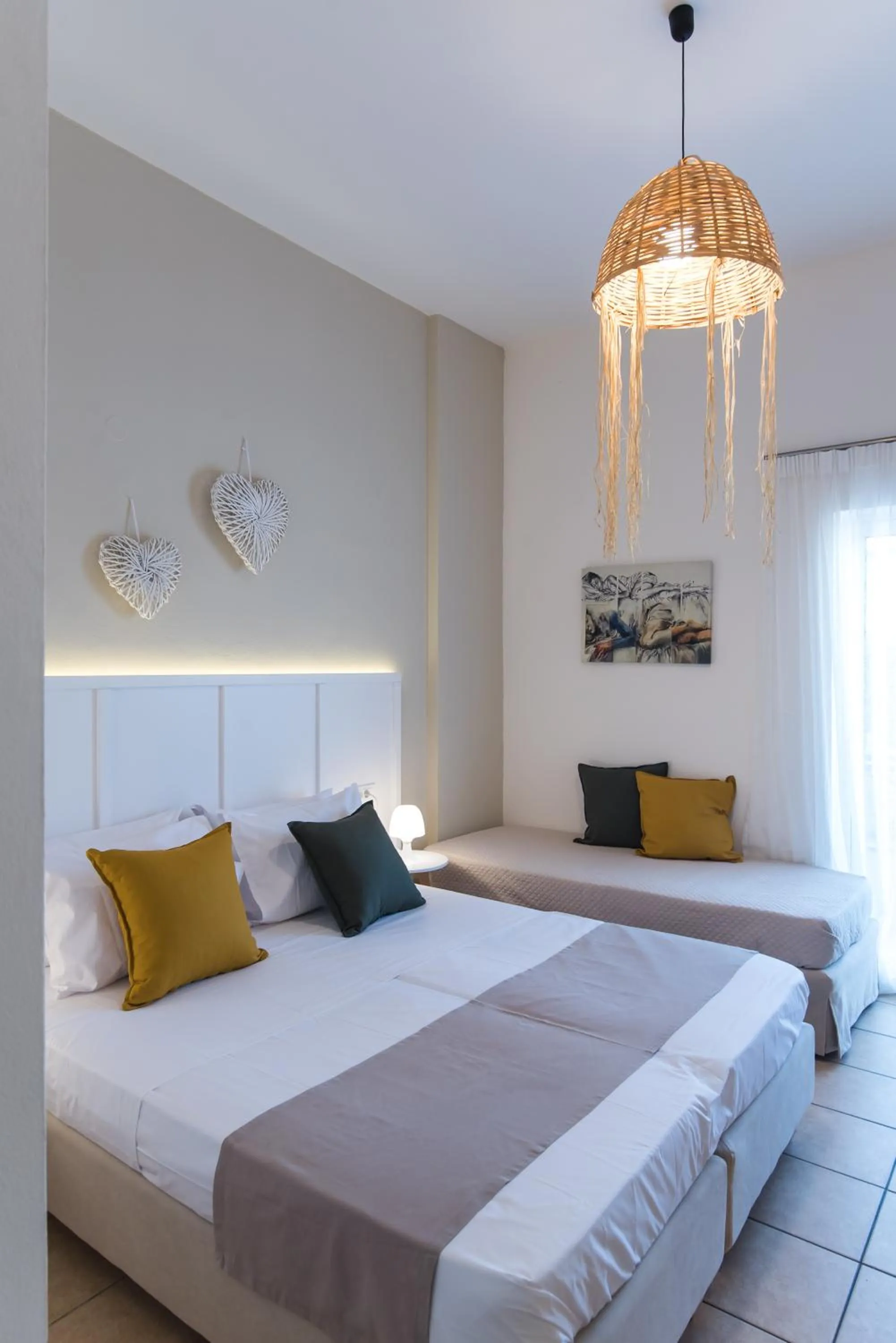 Photo of the whole room, Bed in Mirage Studios