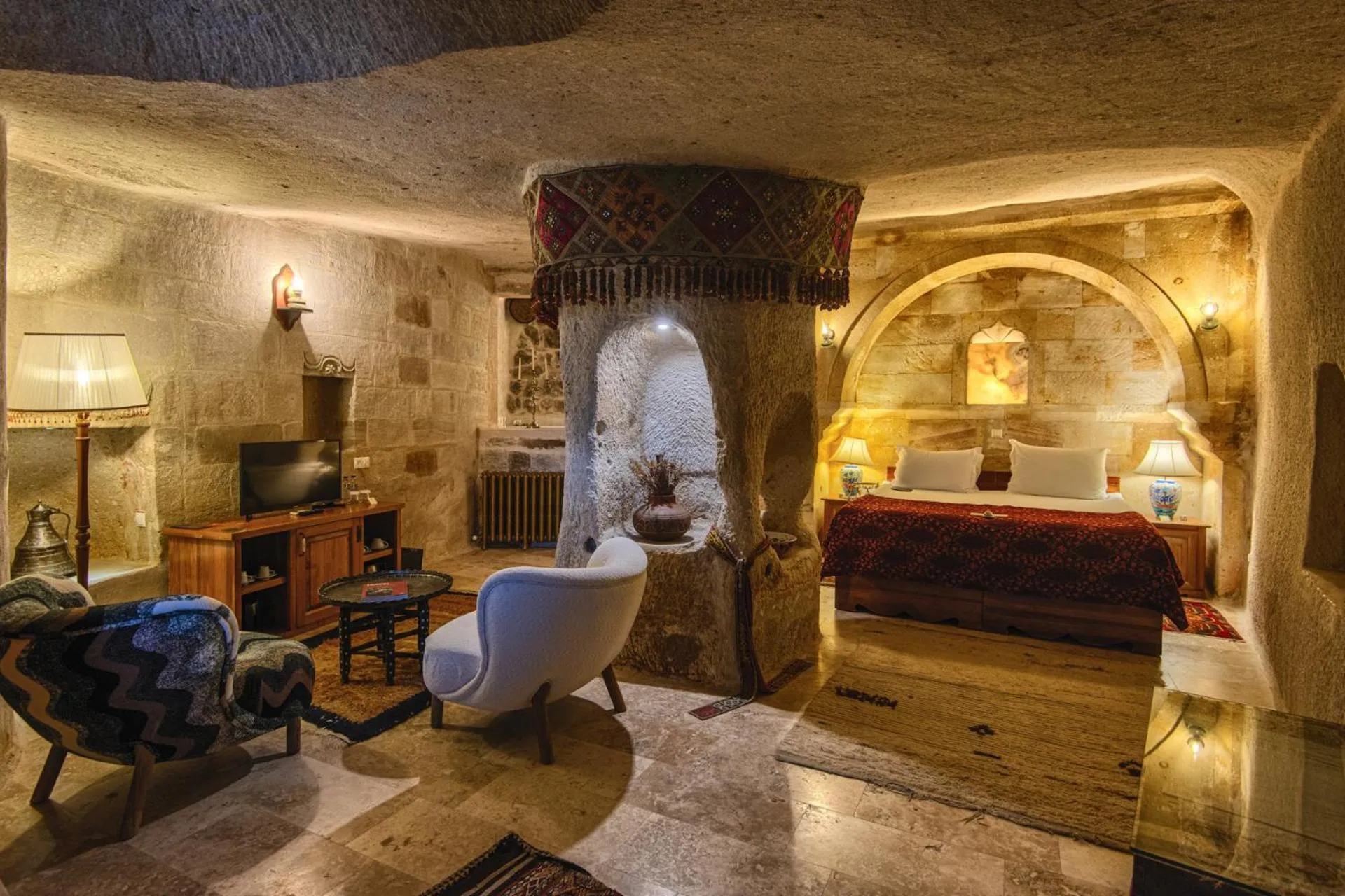 Bedroom, Bed in MUSEUM HOTEL - Relais & Châteaux