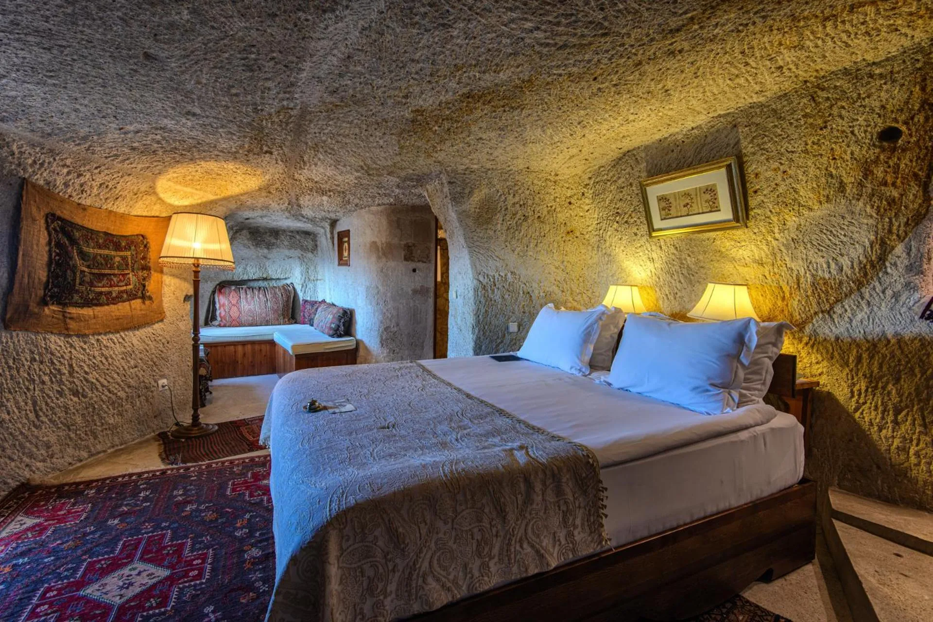 Bedroom, Bed in MUSEUM HOTEL - Relais & Châteaux