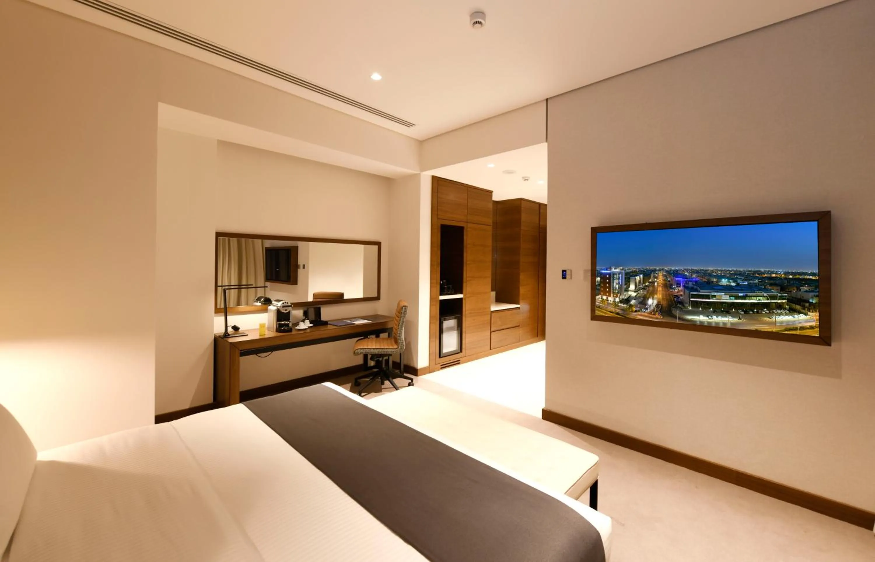 Bedroom, Bed in Golden Tulip Riyadh Convention and Exhibition Center