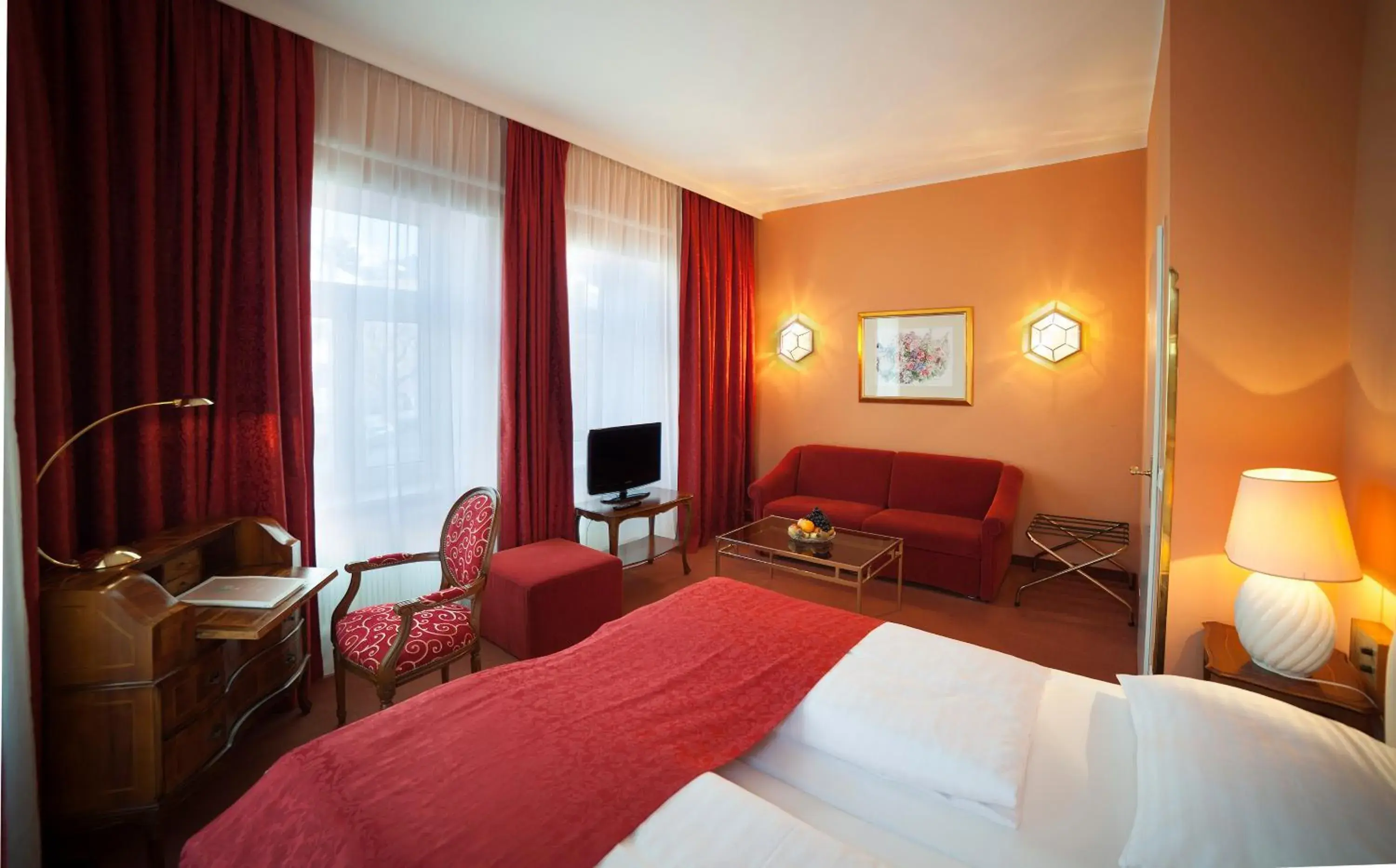 Bed in Hotel Vier Jahreszeiten Salzburg