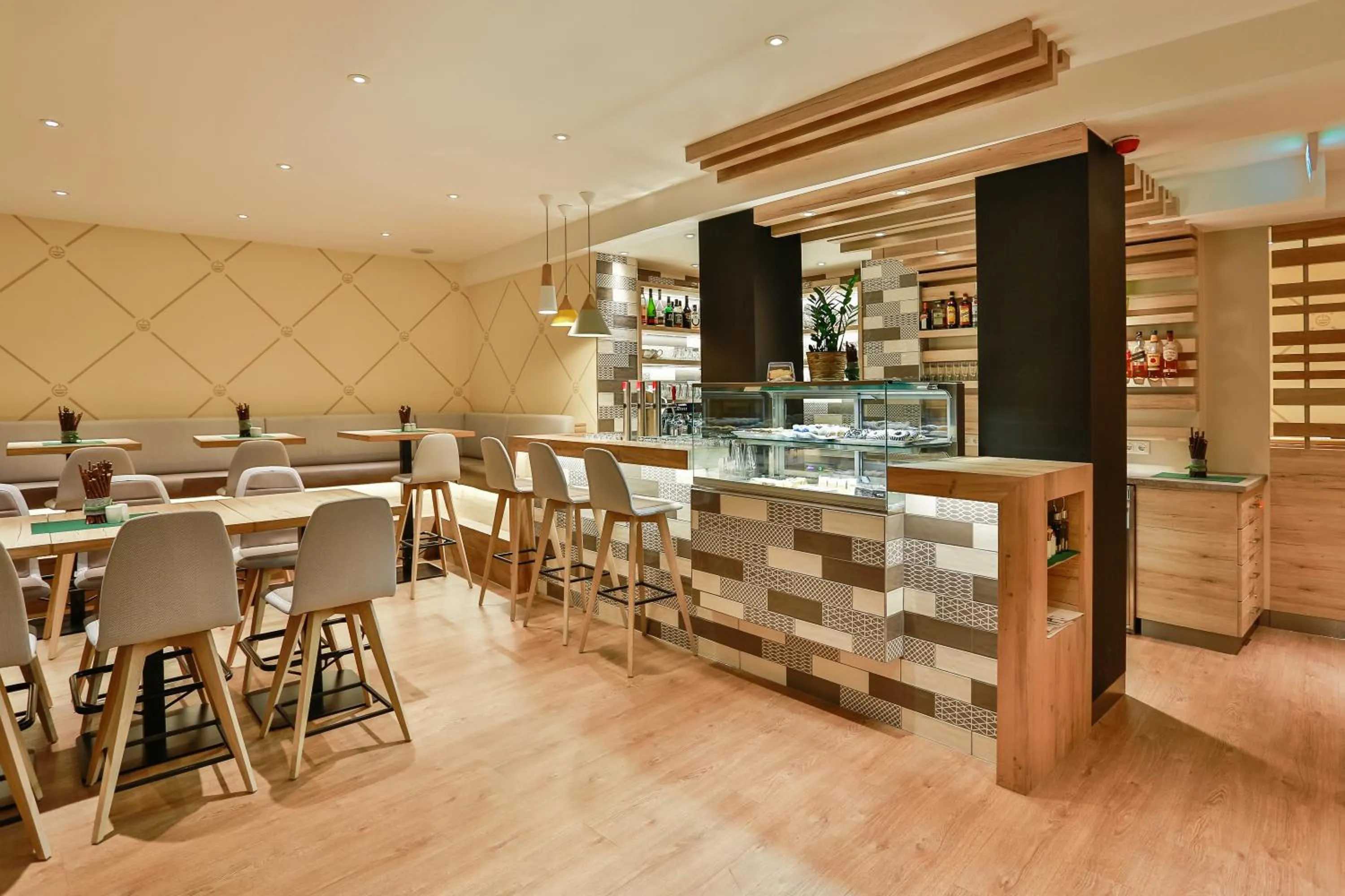 Restaurant/places to eat in Am Neutor Hotel Salzburg Zentrum