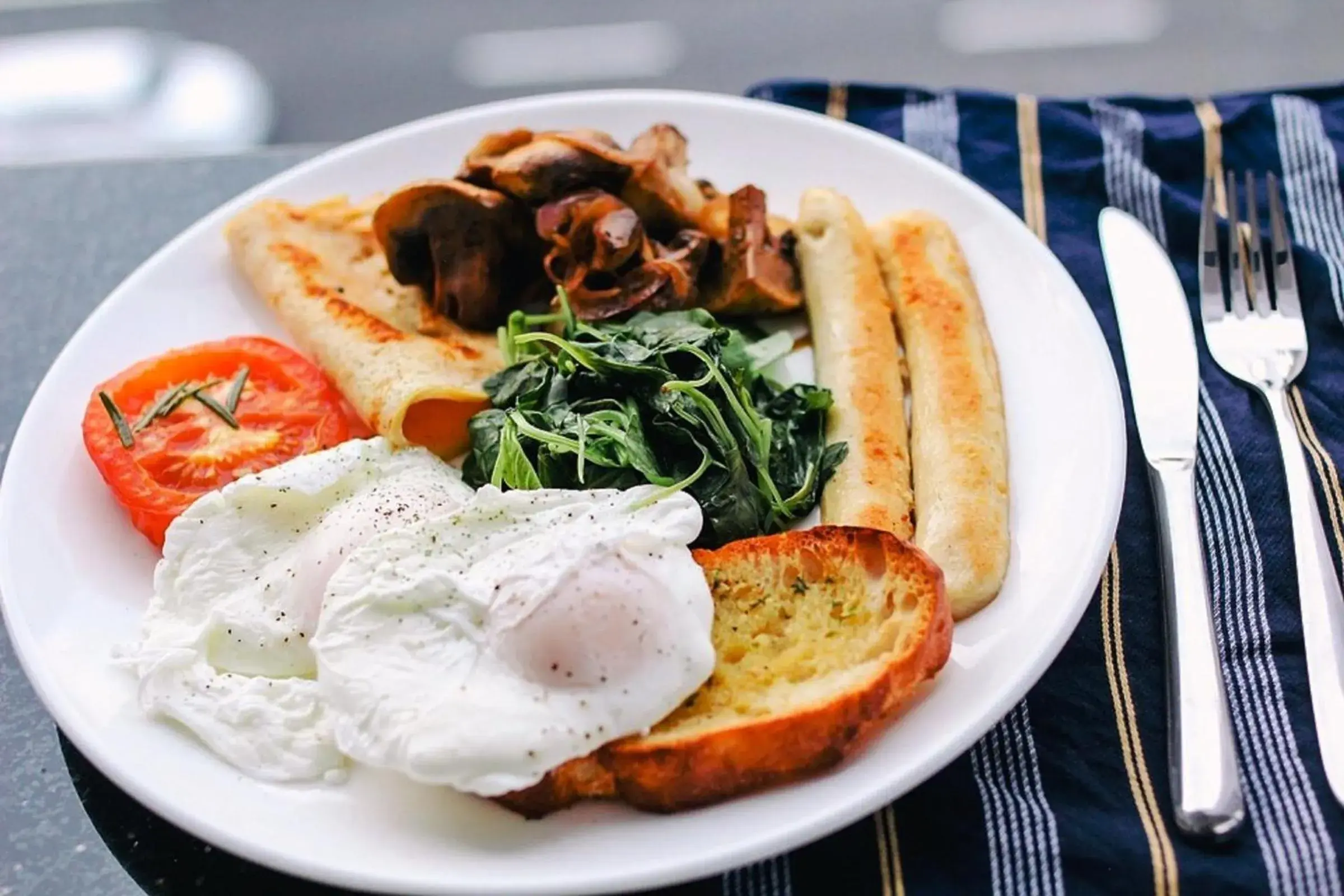 Breakfast, Food in Phoenicia Tower Hotel