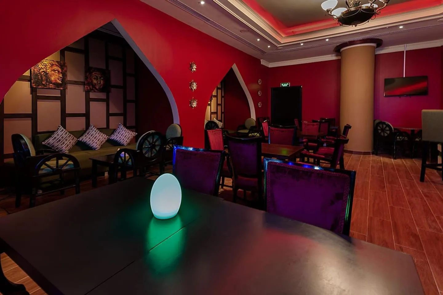 Restaurant/places to eat in Phoenicia Tower Hotel And Spa