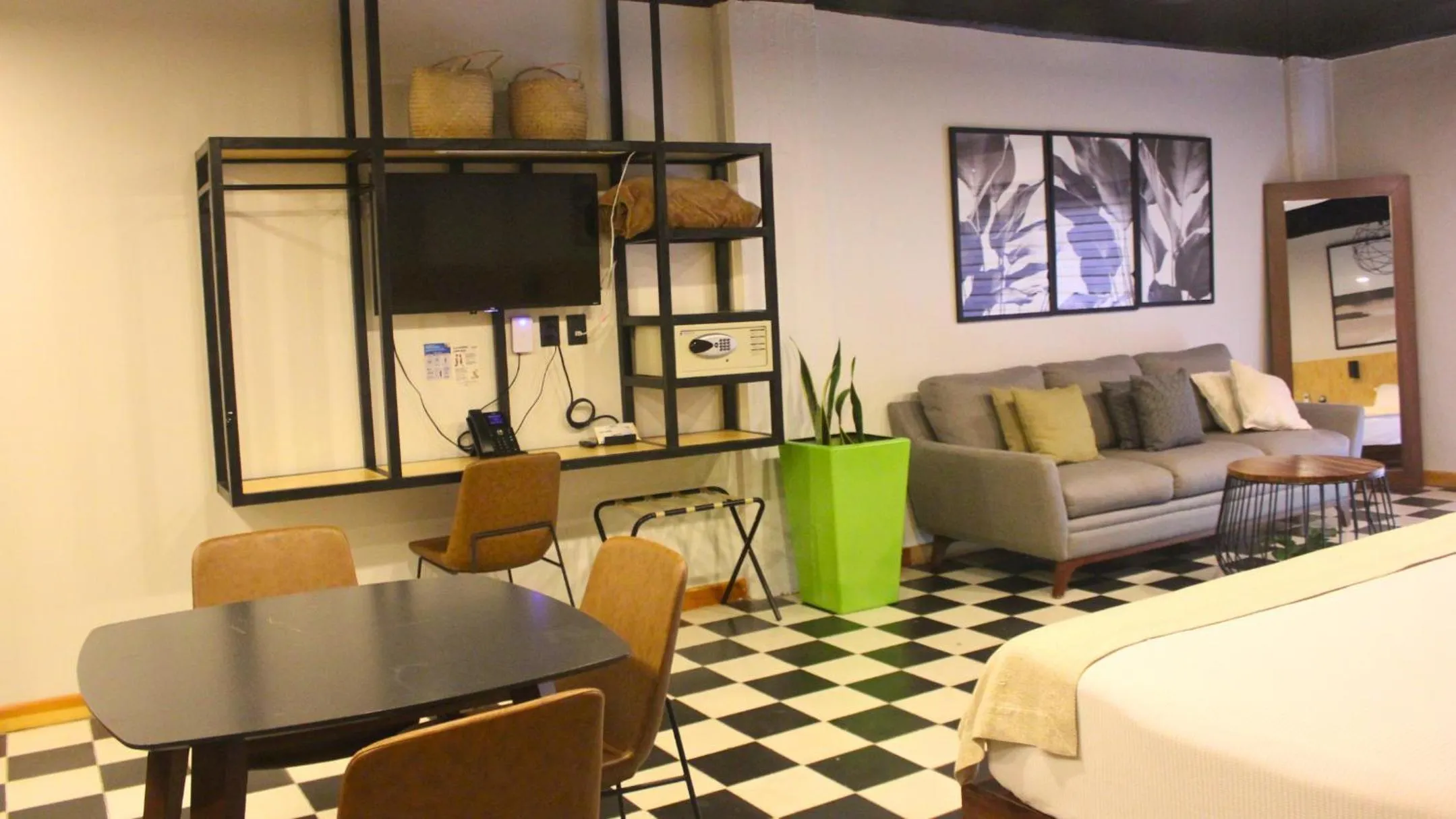 TV and multimedia in Joint Boutique Hotel