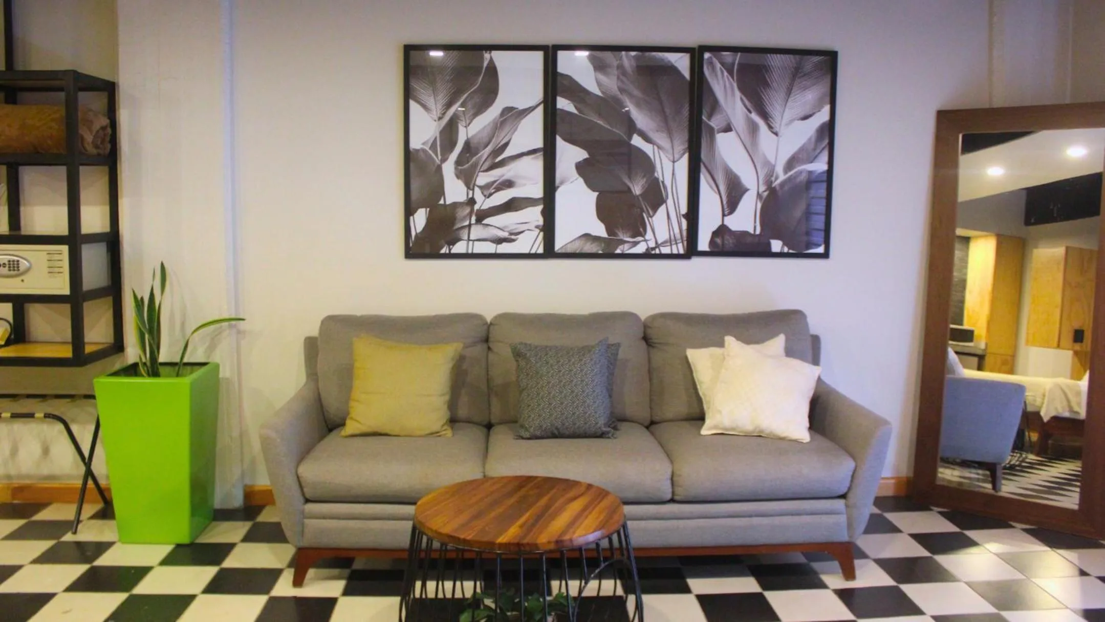 Living room in Joint Boutique Hotel