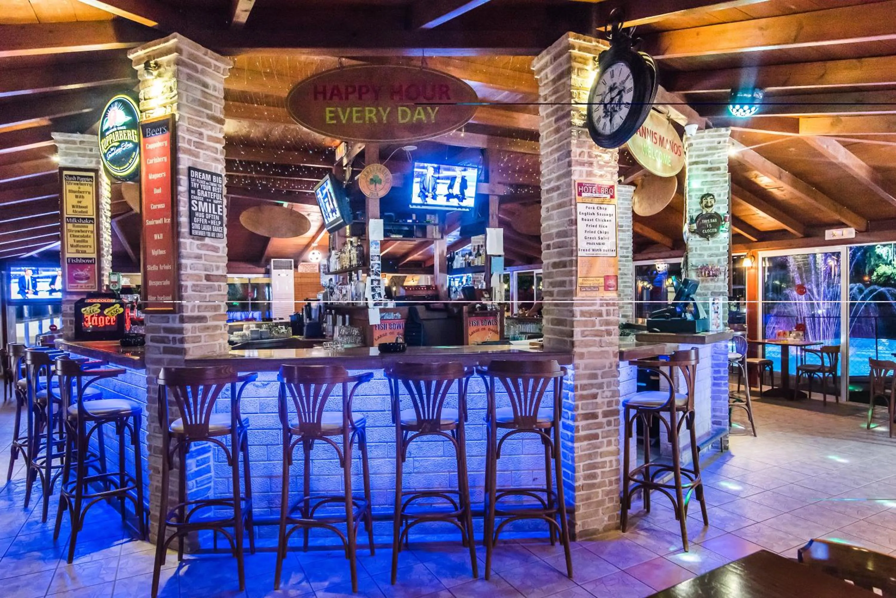 Lounge or bar in Yiannis Manos Hotel Resort