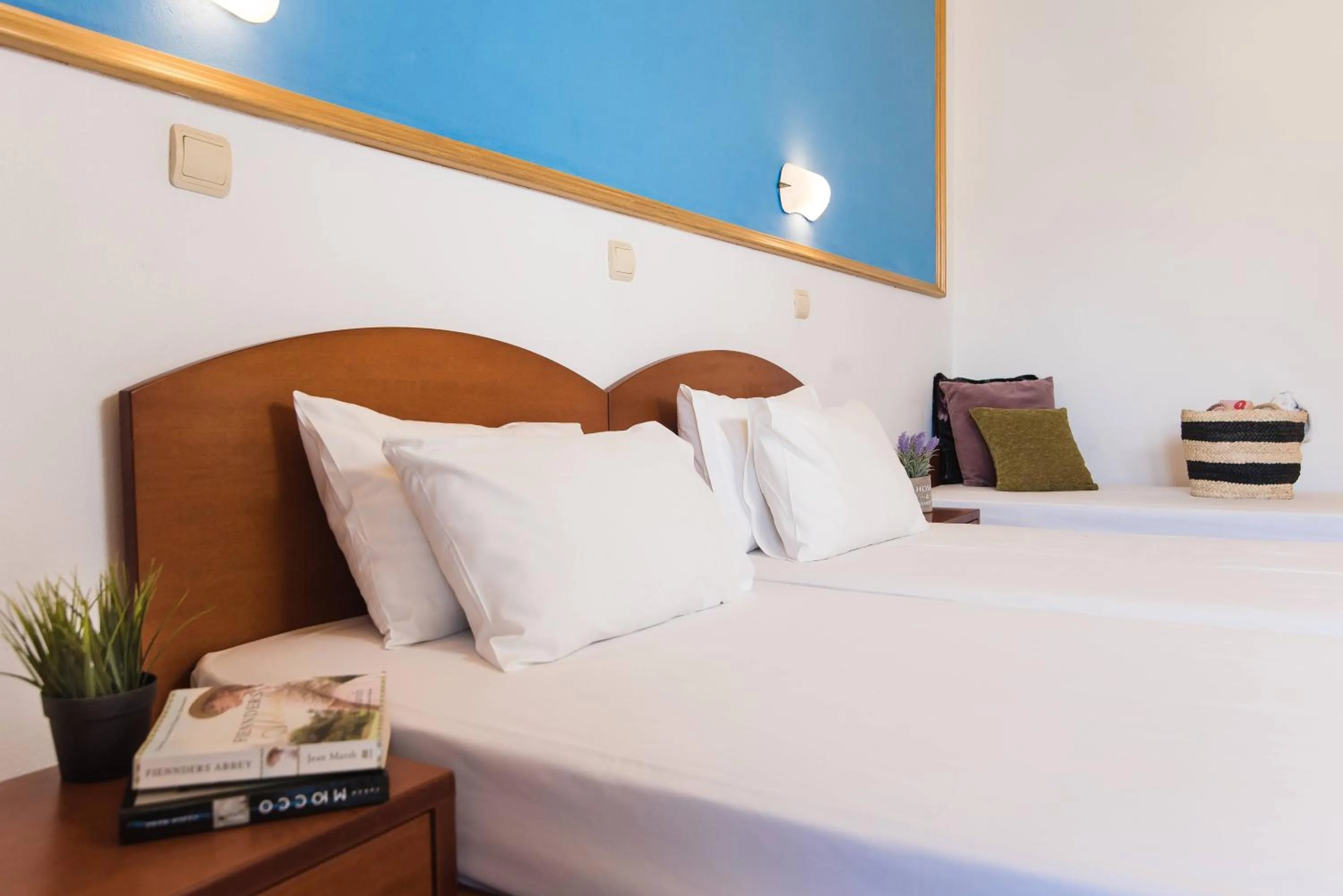 Bedroom, Bed in Yiannis Manos Hotel Resort