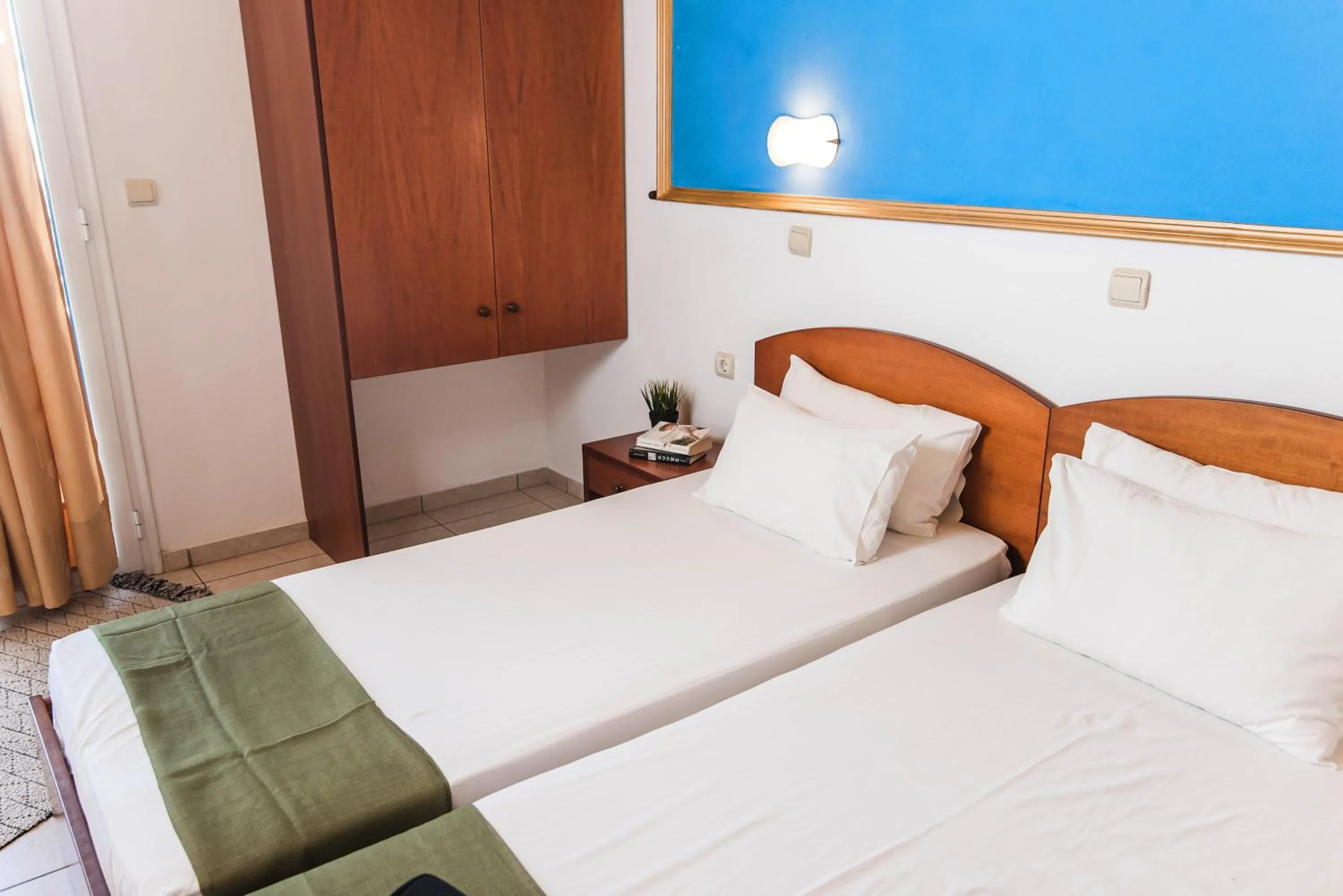 Bedroom, Bed in Yiannis Manos Hotel Resort