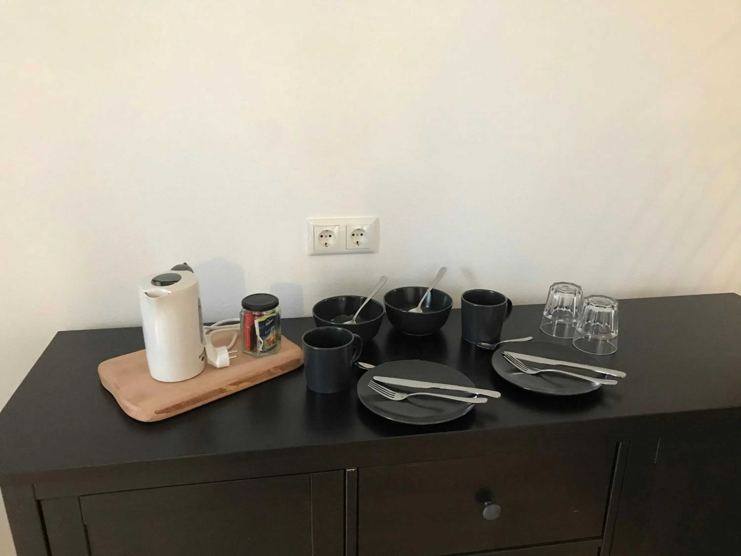 Coffee/tea facilities in Gästehaus Lausnitz Zimmer