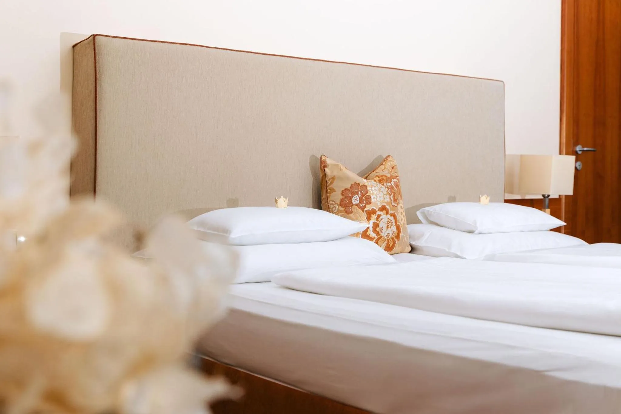 Bed in Hotel Kaiserhof Wien