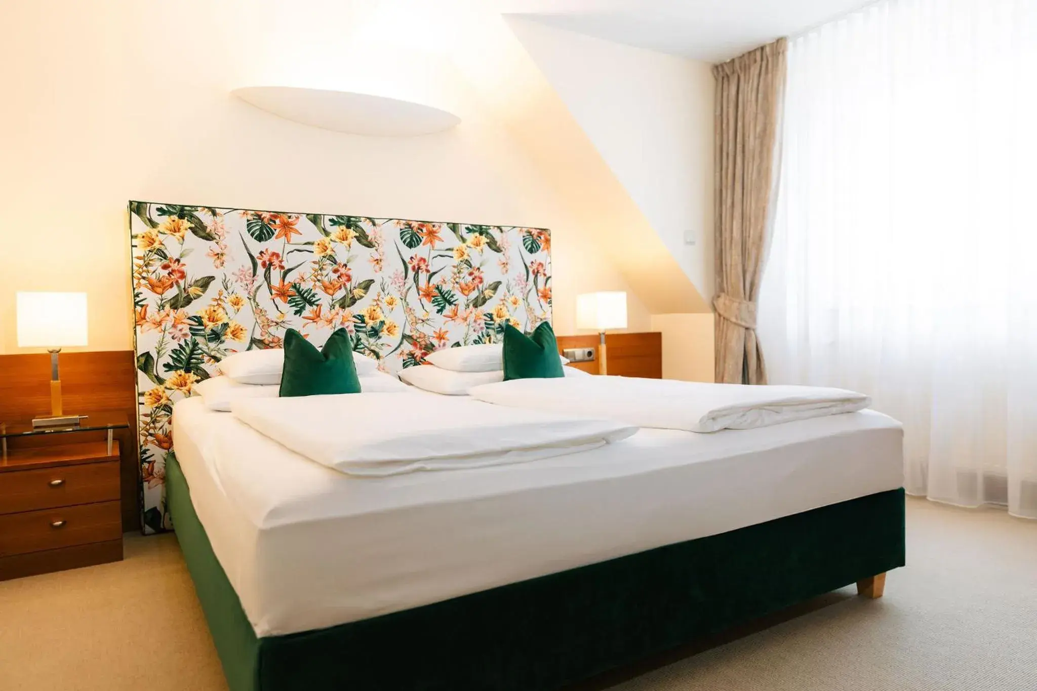 Bedroom, Bed in Hotel Kaiserhof Wien Bedroom, Bed in Hotel Kaiserhof Wien