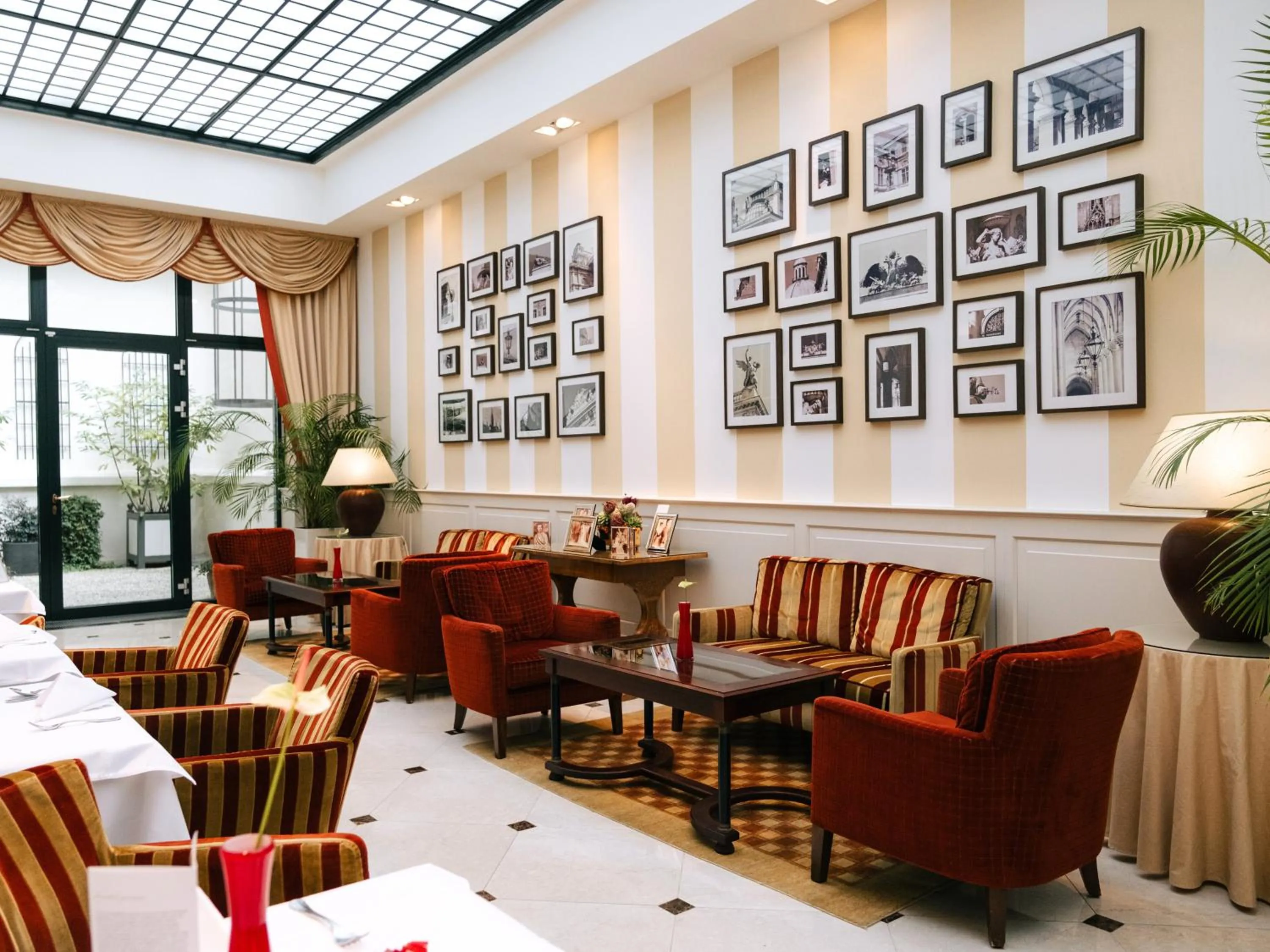 Restaurant/places to eat in Hotel Kaiserhof Wien
