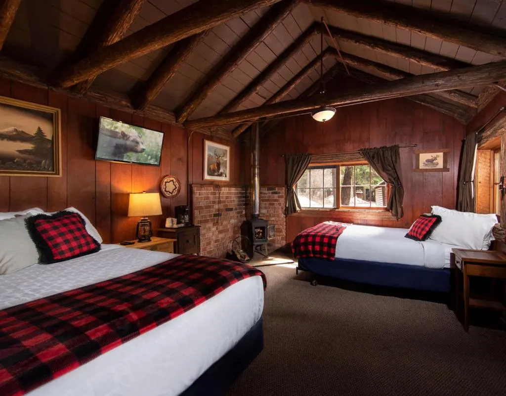 Bed in Lochsa Lodge