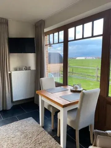 Deluxe Double Room with Shower - single occupancy in B&B 't Hoveke Deluxe Double Room with Shower - single occupancy in B&B 't Hoveke