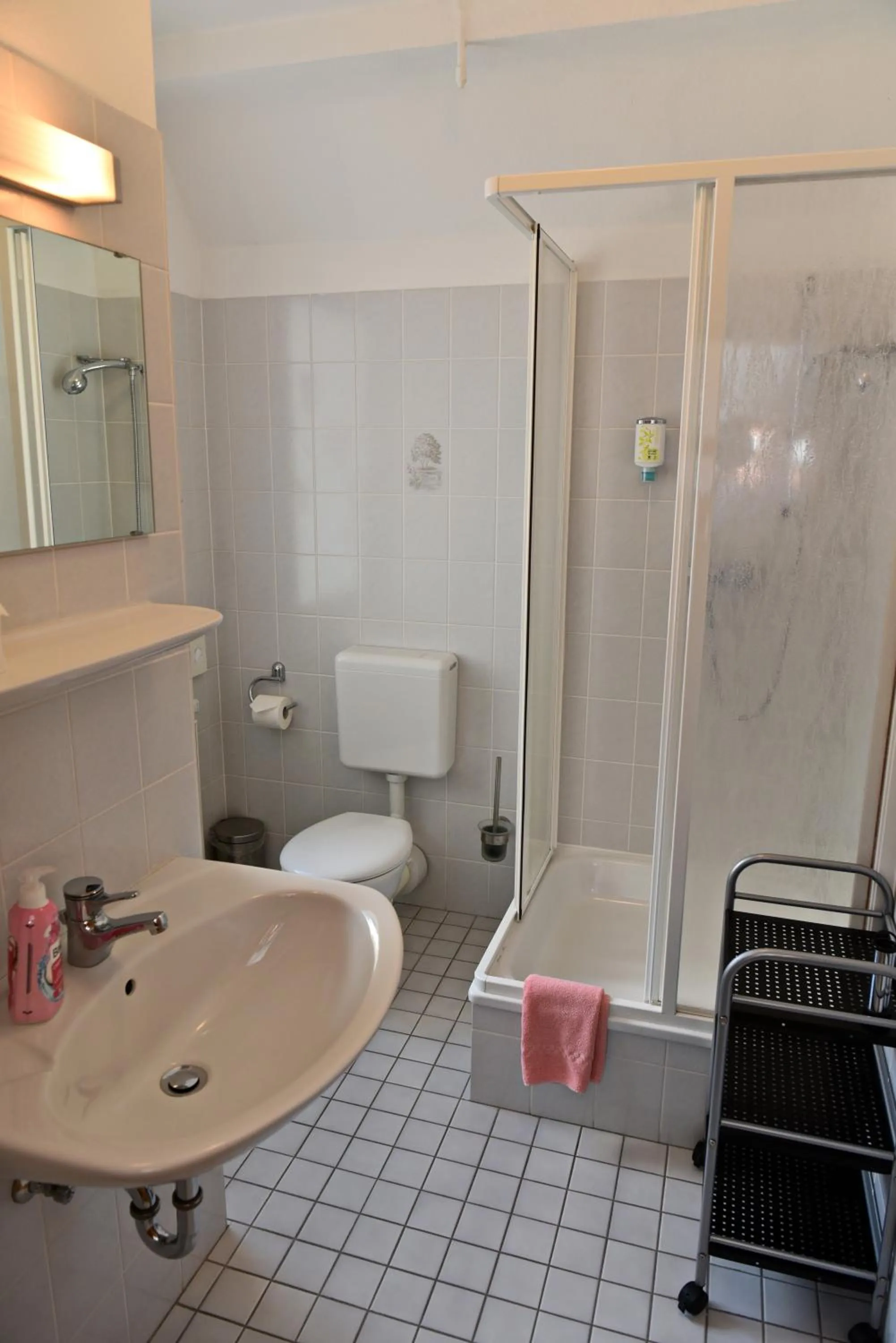 Photo of the whole room in Hotel-Pension Teutonia