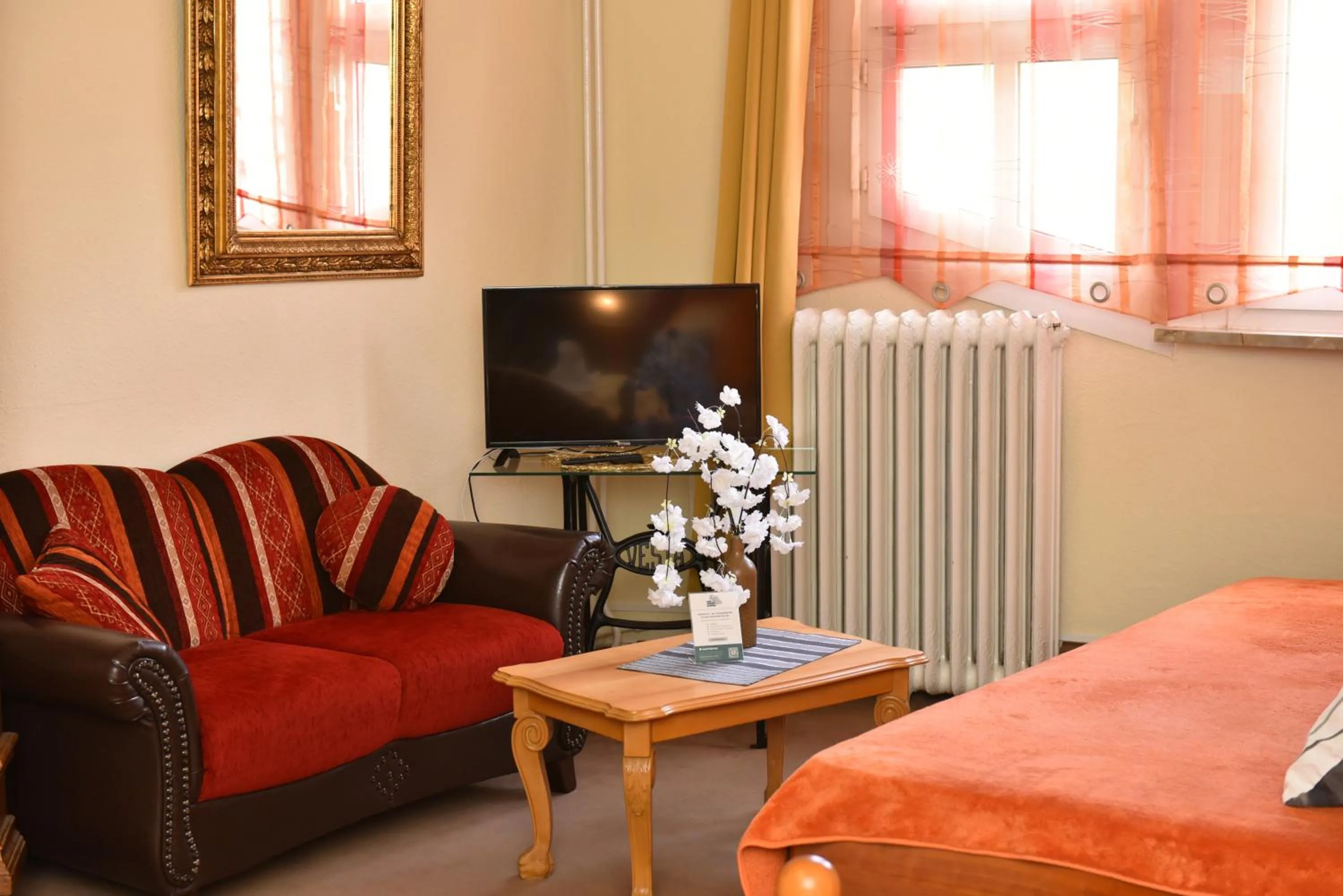 Photo of the whole room in Hotel-Pension Teutonia