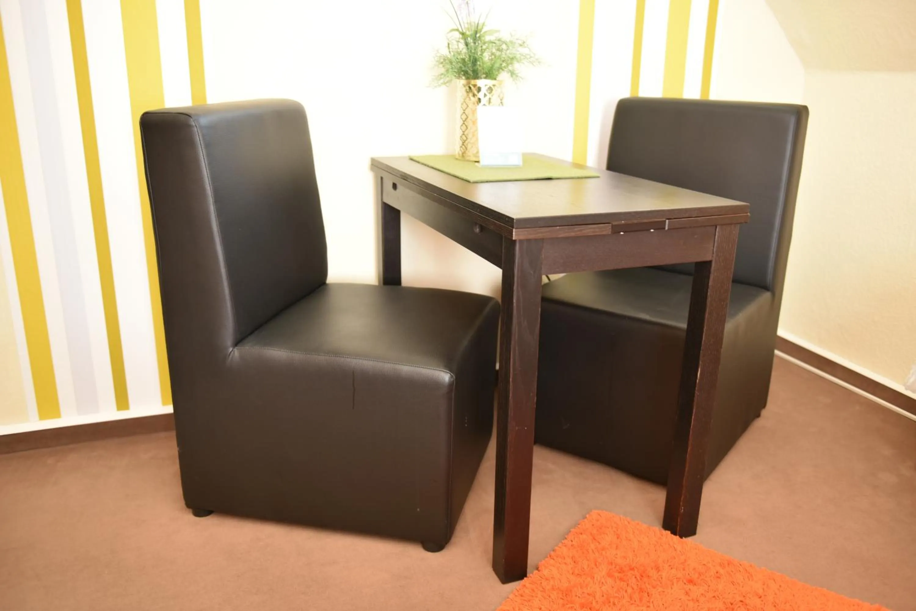 Photo of the whole room in Hotel-Pension Teutonia