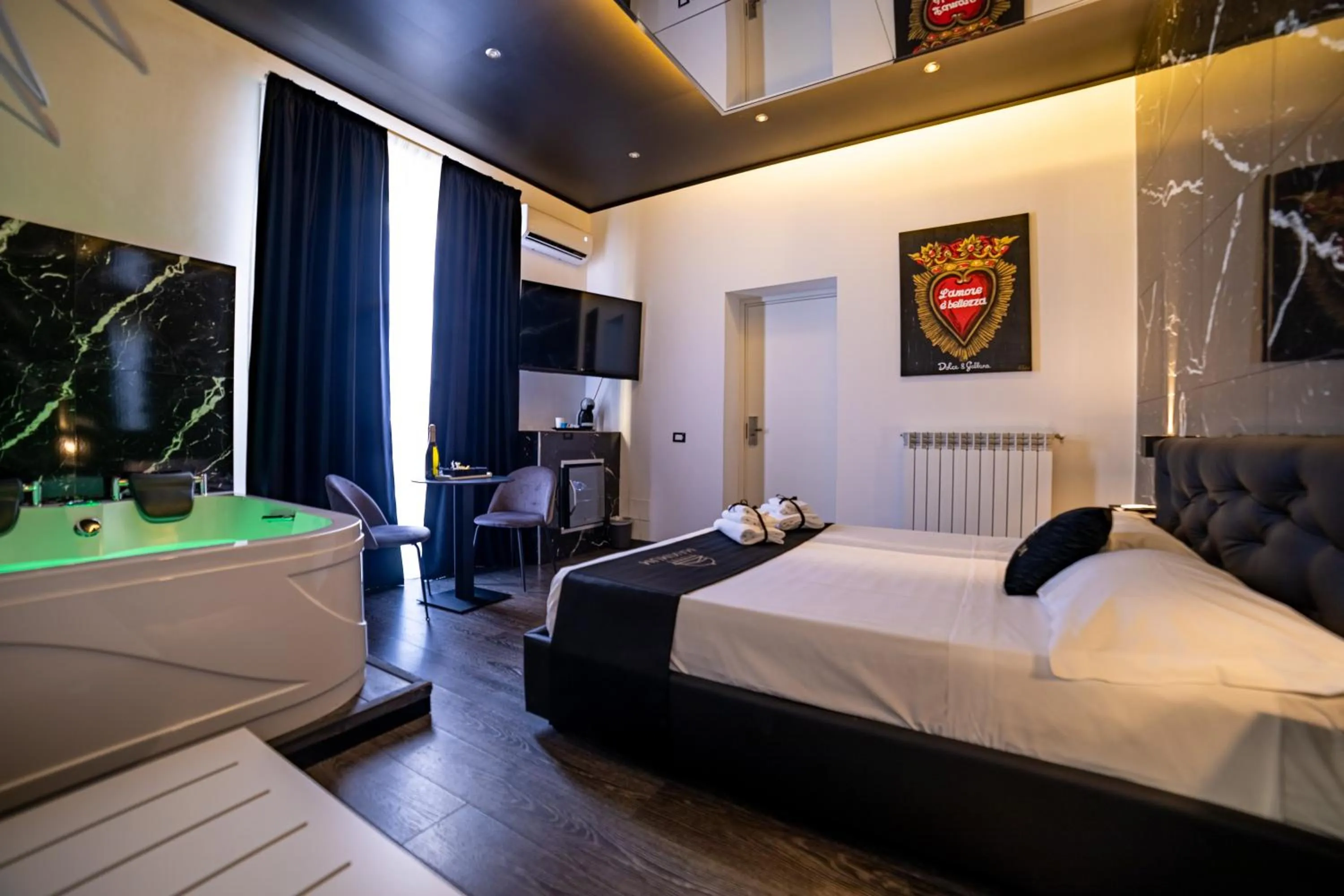 Bed in Maximum Suite & Spa