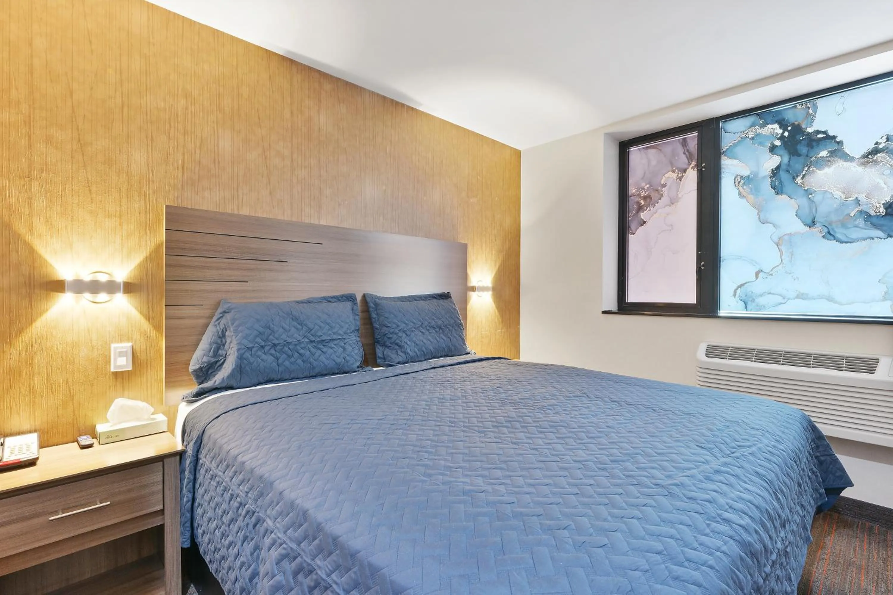 Photo of the whole room, Bed in Casa Blanca Hotel Brooklyn Downtown