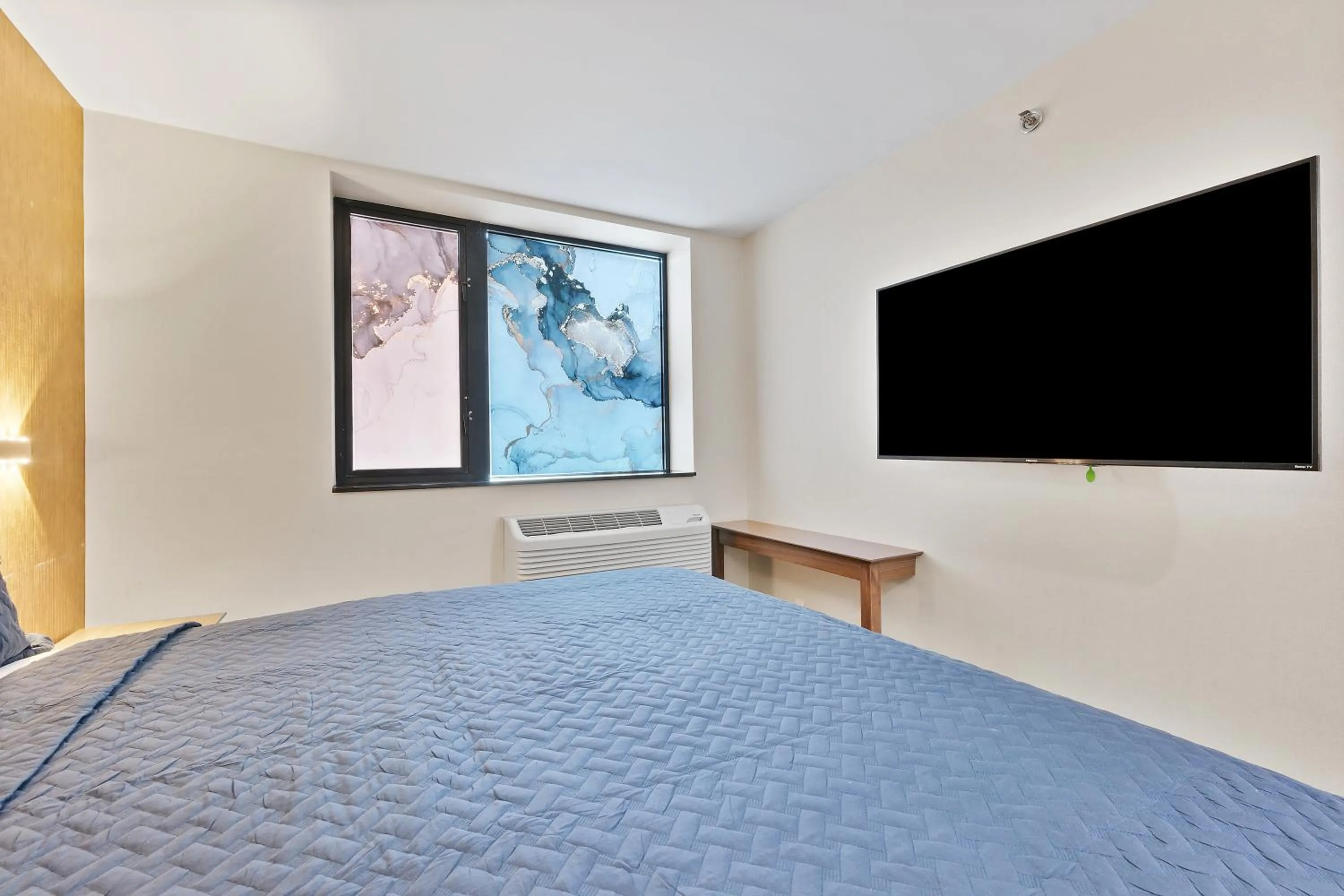 TV and multimedia, Bed in Casa Blanca Hotel Brooklyn Downtown