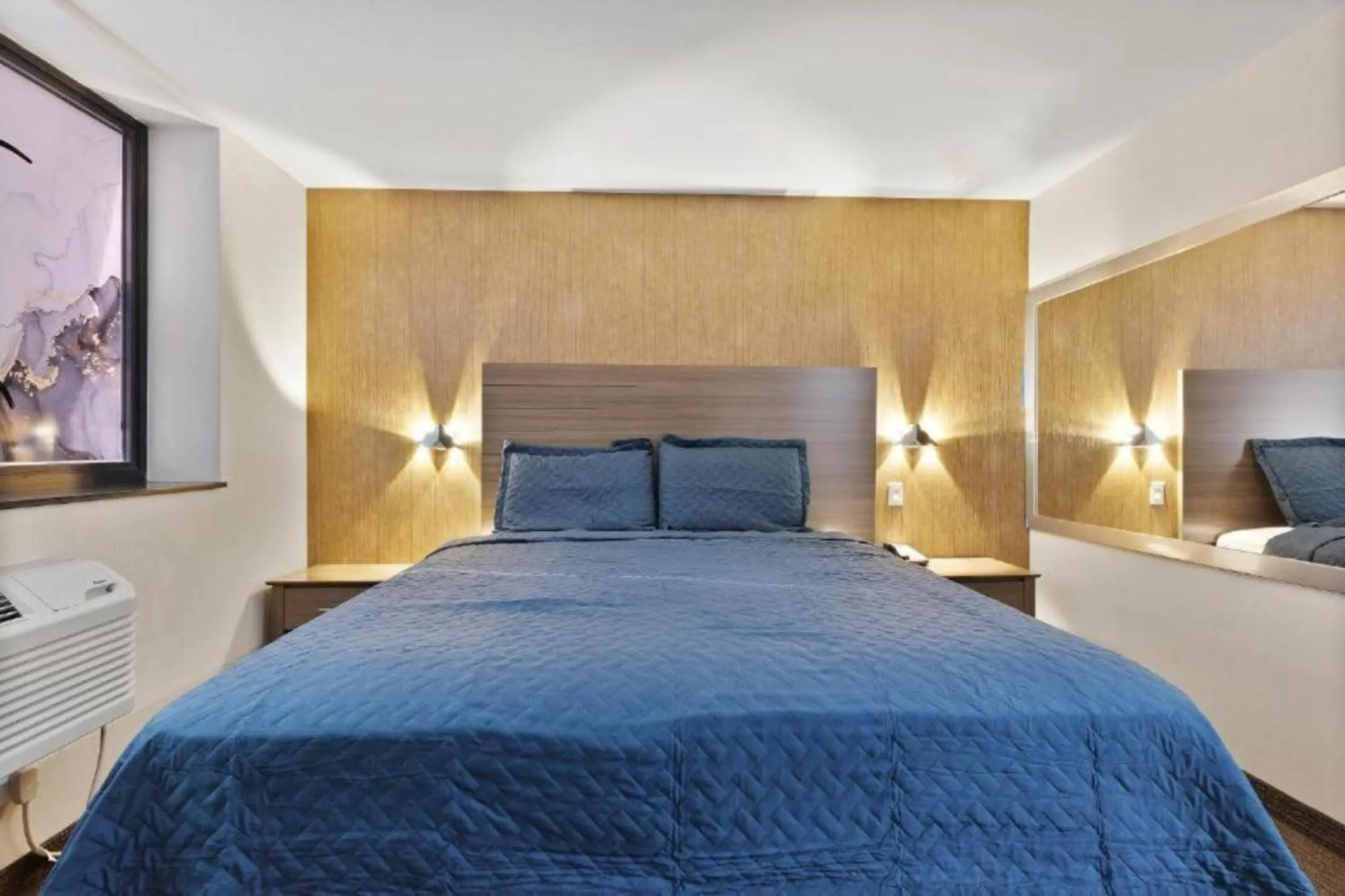 Bed in Casa Blanca Hotel Brooklyn Downtown