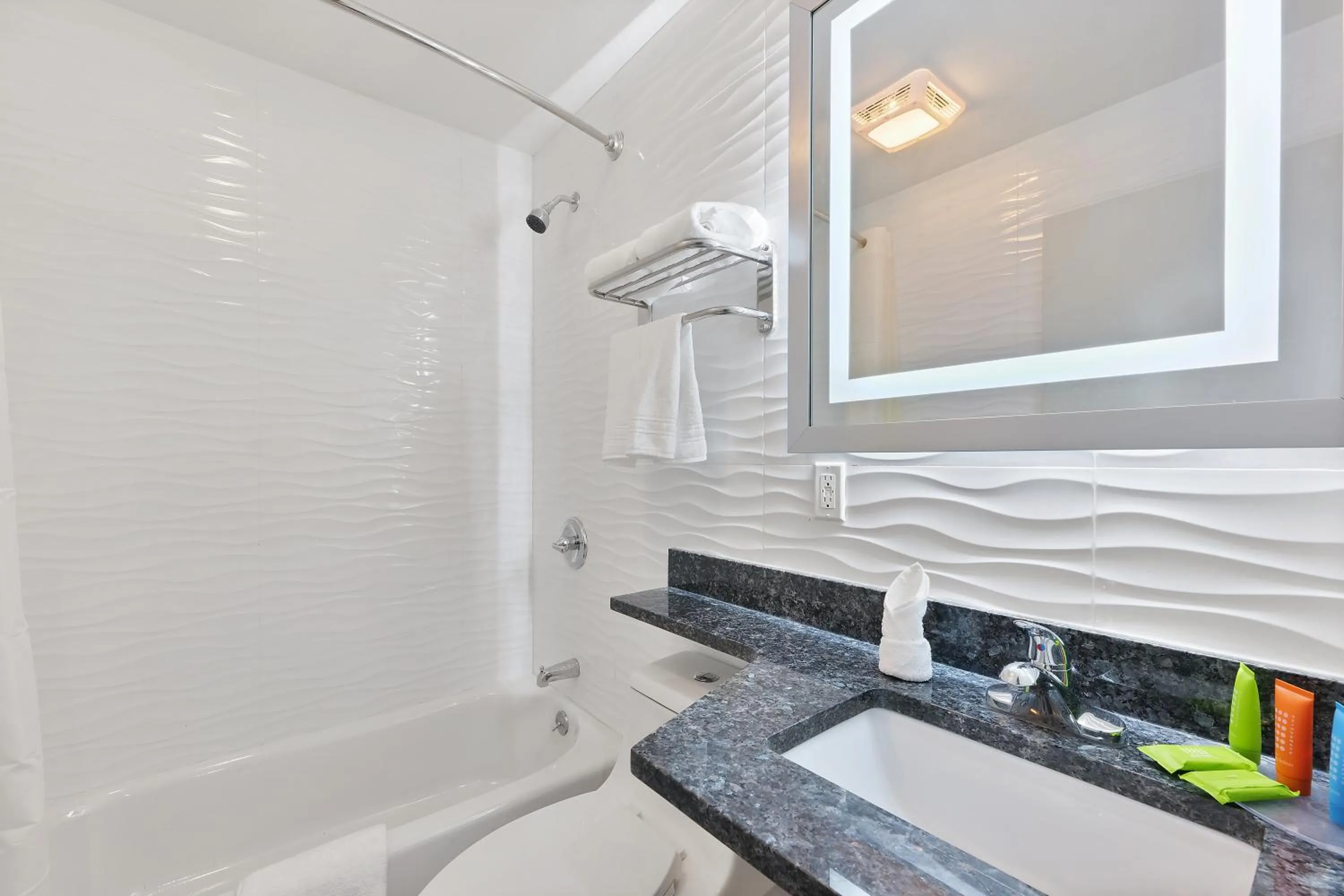 Bathroom in Casa Blanca Hotel Brooklyn Downtown