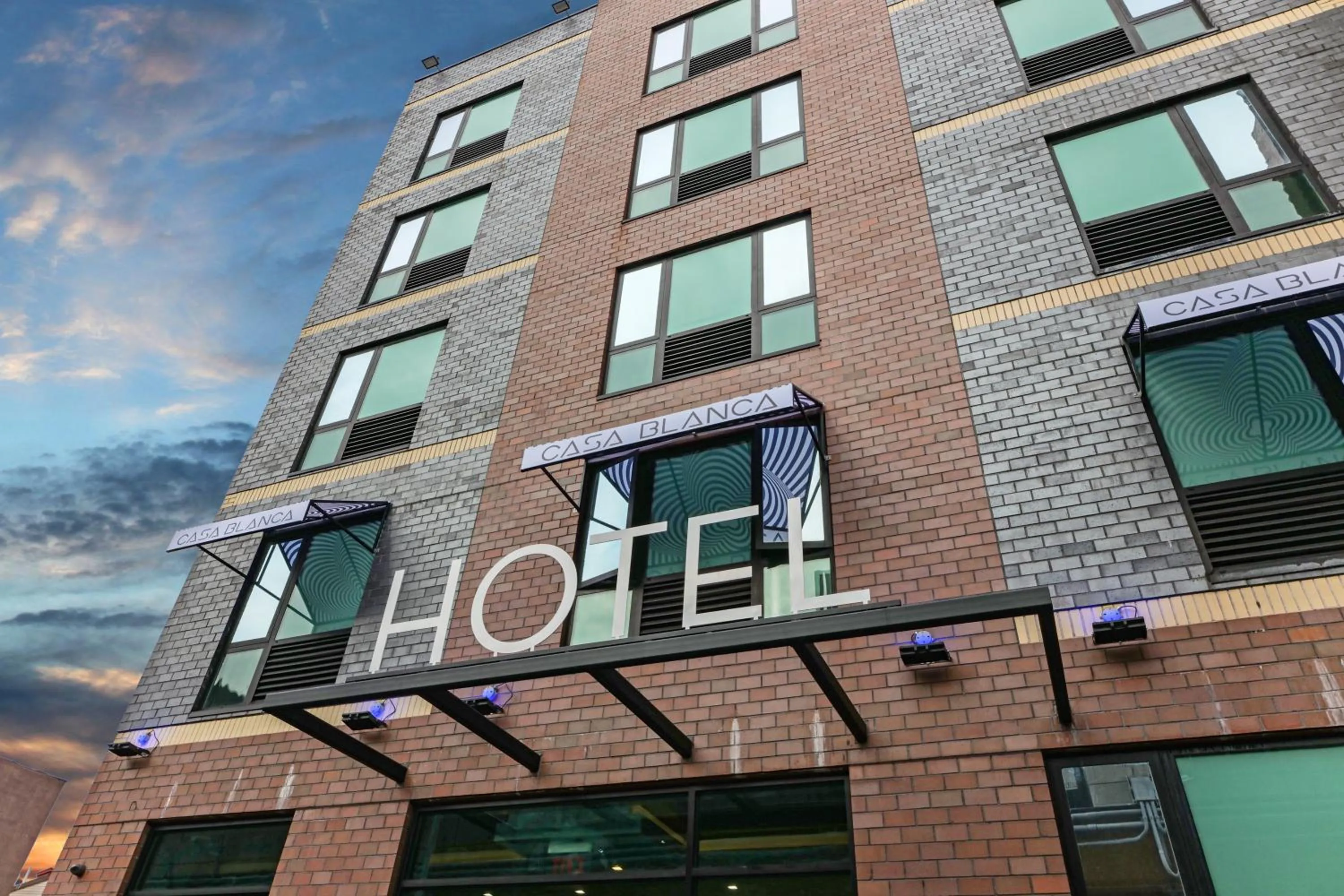 Facade/entrance in Casa Blanca Hotel Brooklyn Downtown