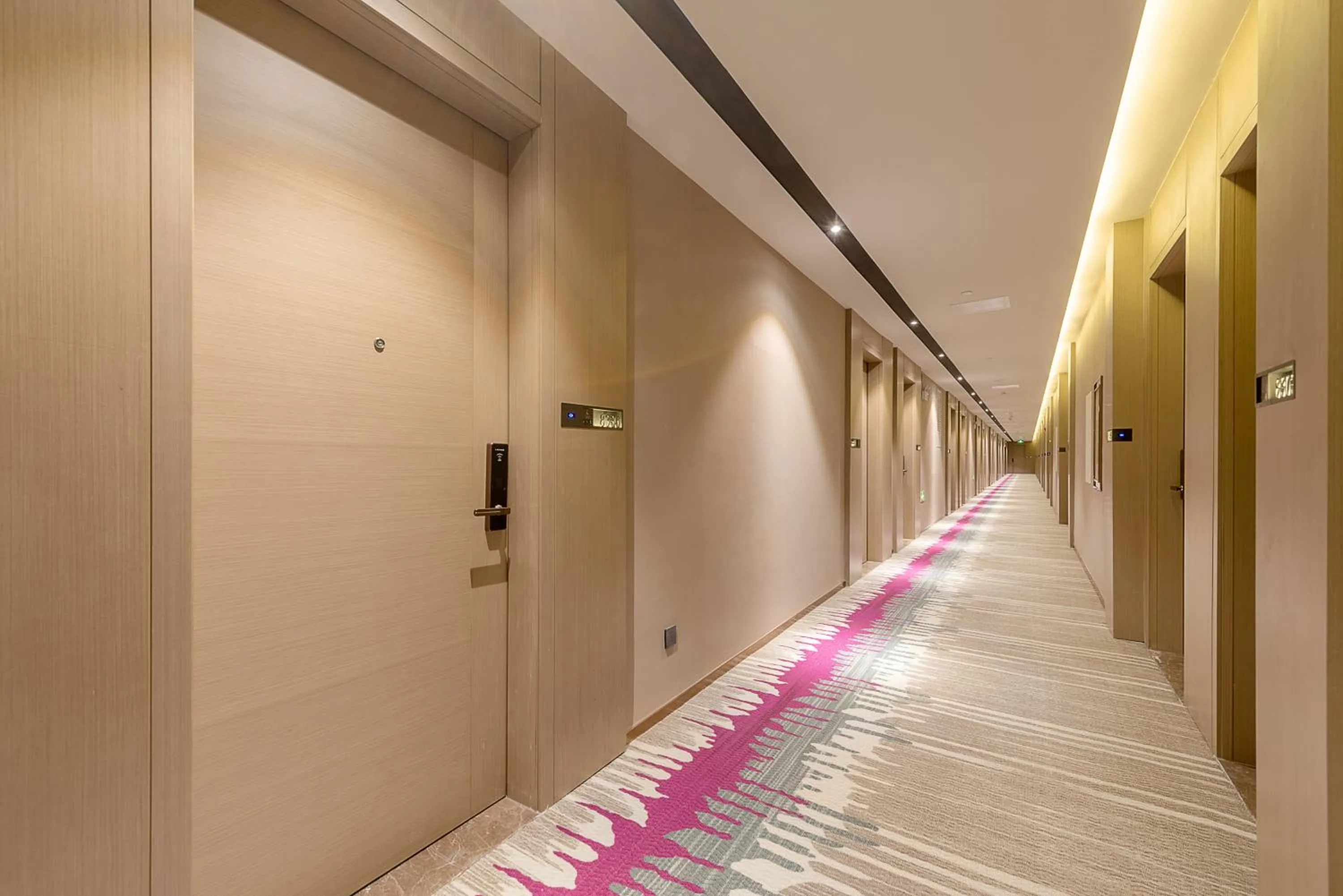 Property building in Lavande Hotel Shenzhen Baoan International Convention and Exhibition Center