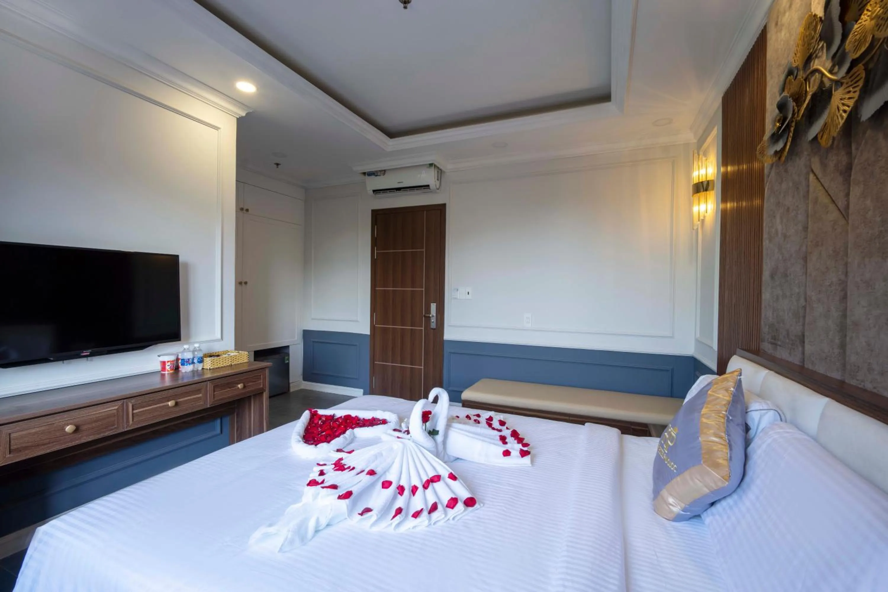 Photo of the whole room in HOTEL HAPPY PHU QUOC