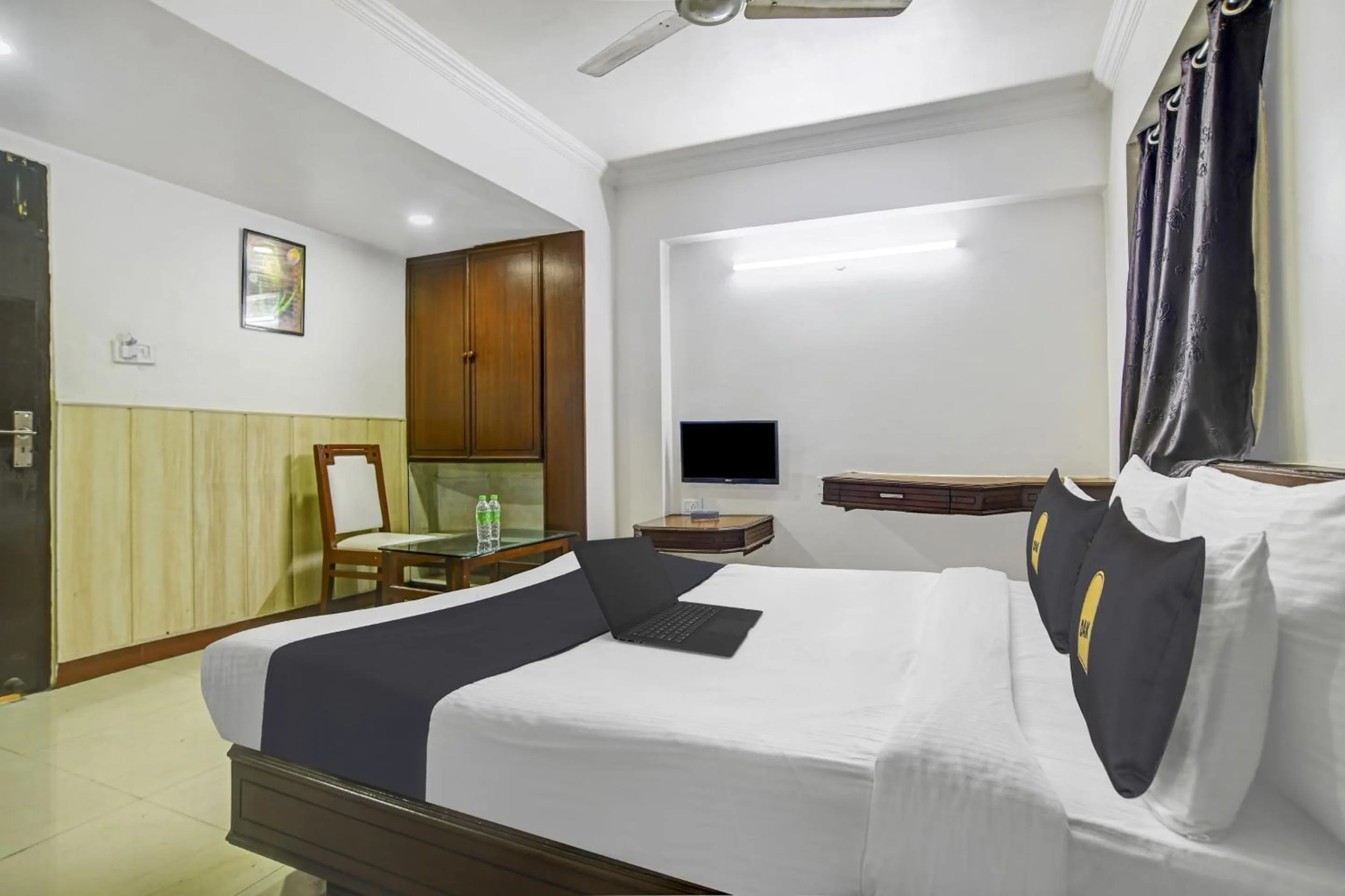 Bedroom, Bed in Townhouse OAK Utsav Residency